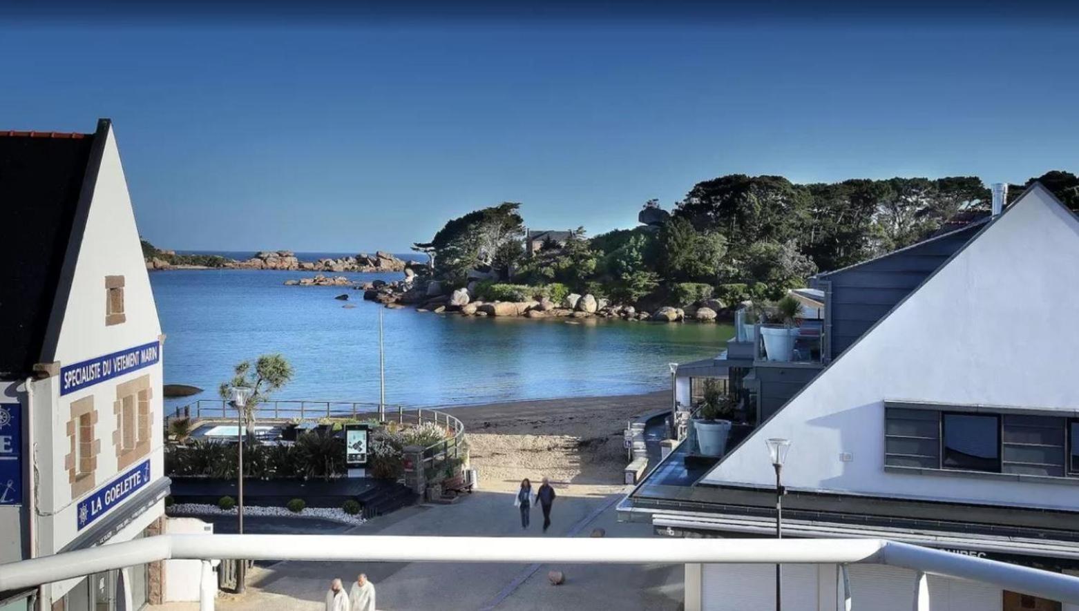 Double Room with Sea View - Photo 2