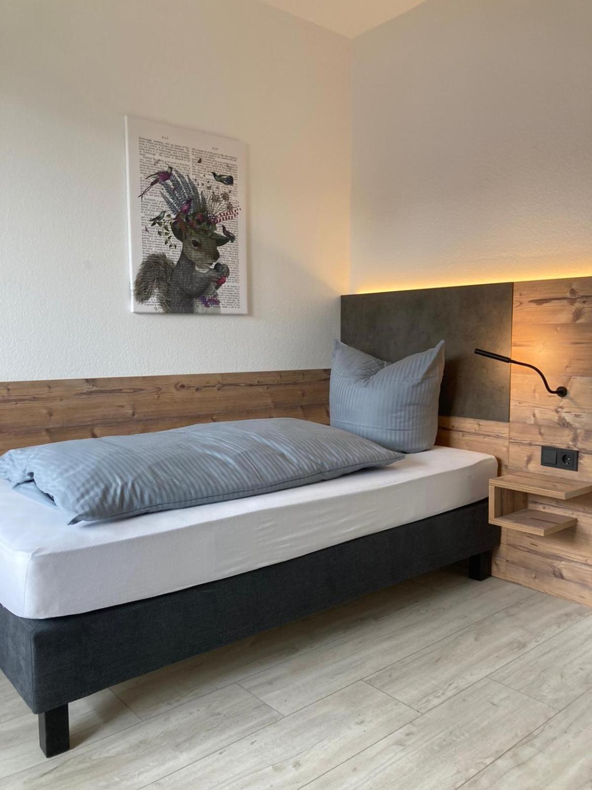 Single Room with Private Bathroom photo 2