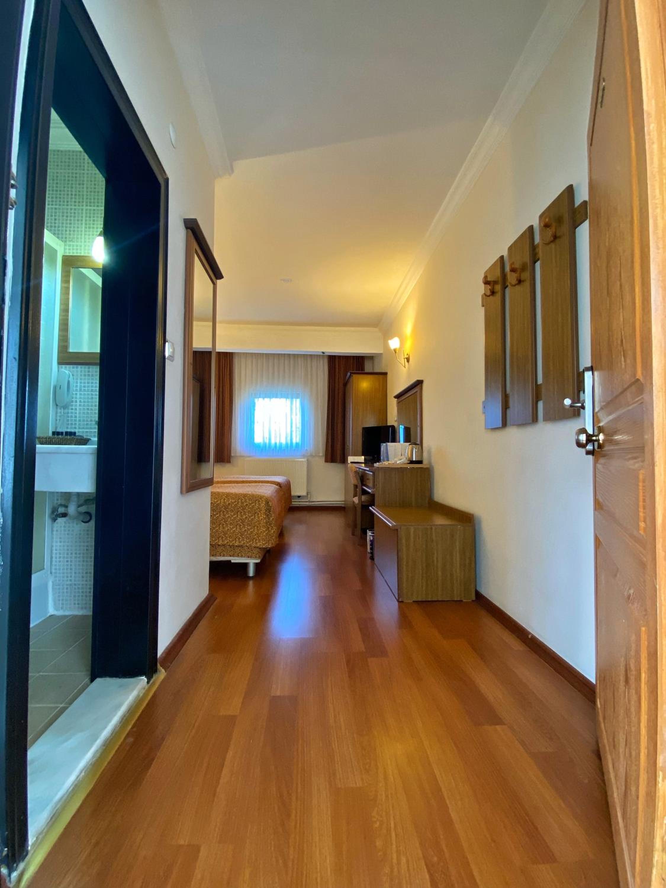 Club Single Room