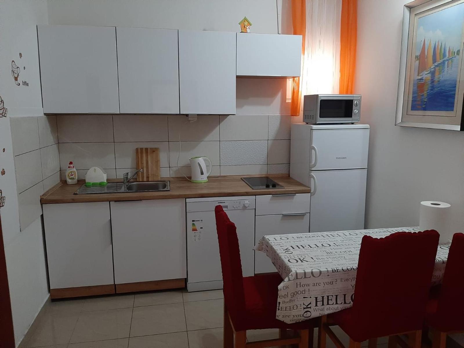 Apartment with Balcony photo 3