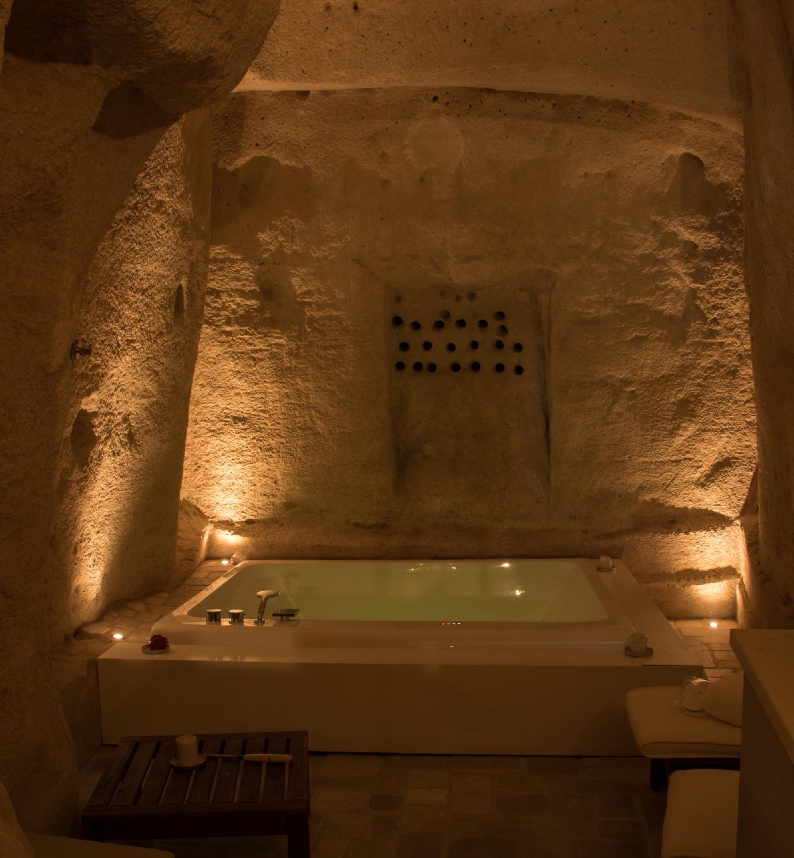 King Room with Spa Bath - Photo 31