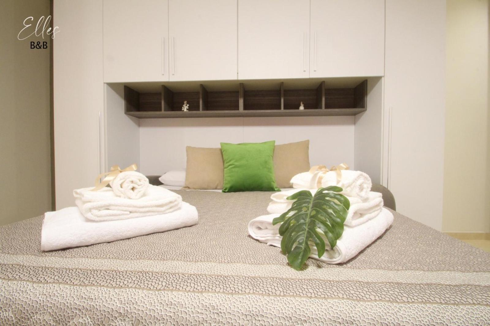 Executive Queen Room with Two Queen Beds - Photo 15