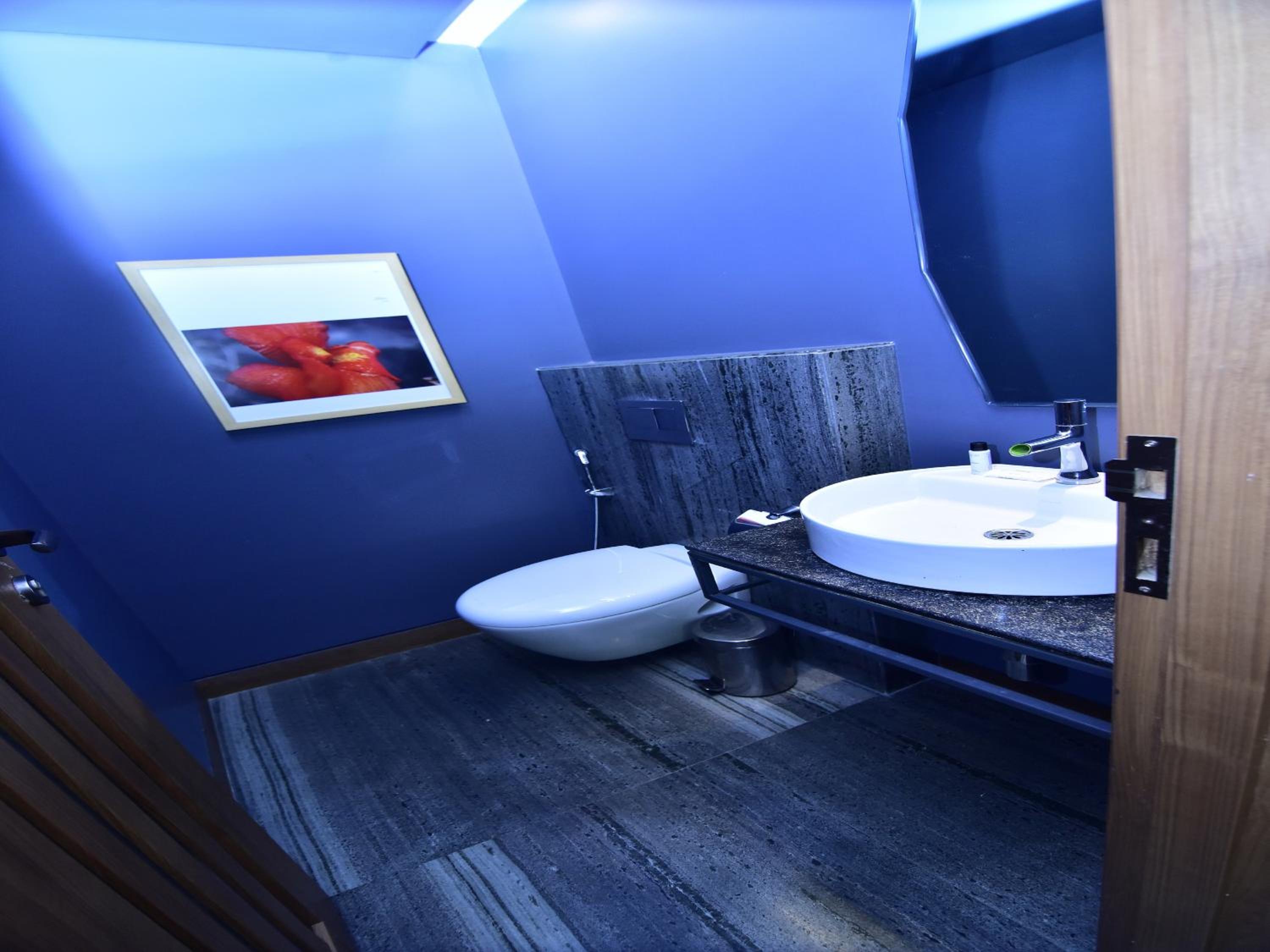 Golf View Suite with Balcony at Residences photo 3