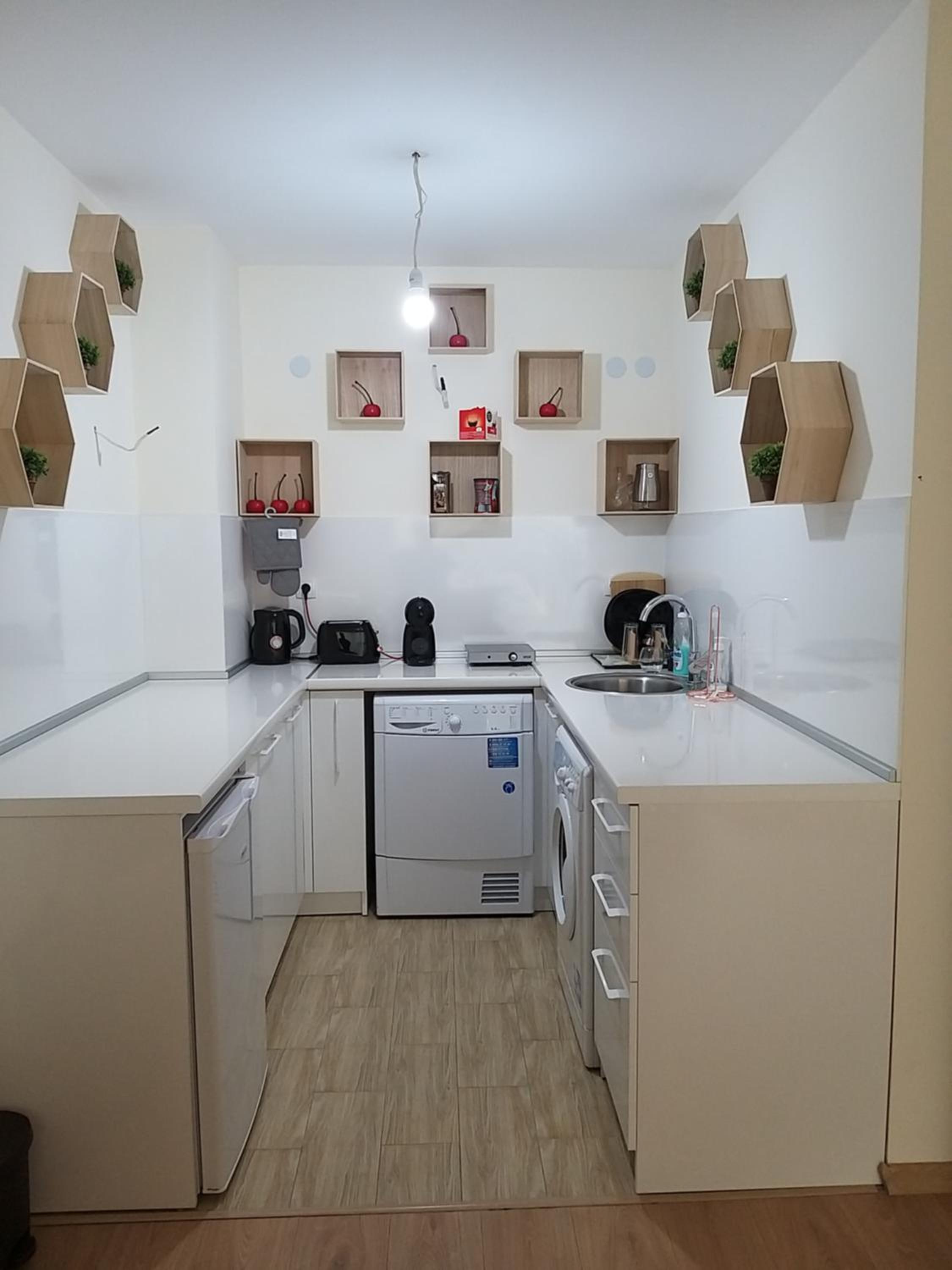 One-Bedroom Apartment - Photo 25