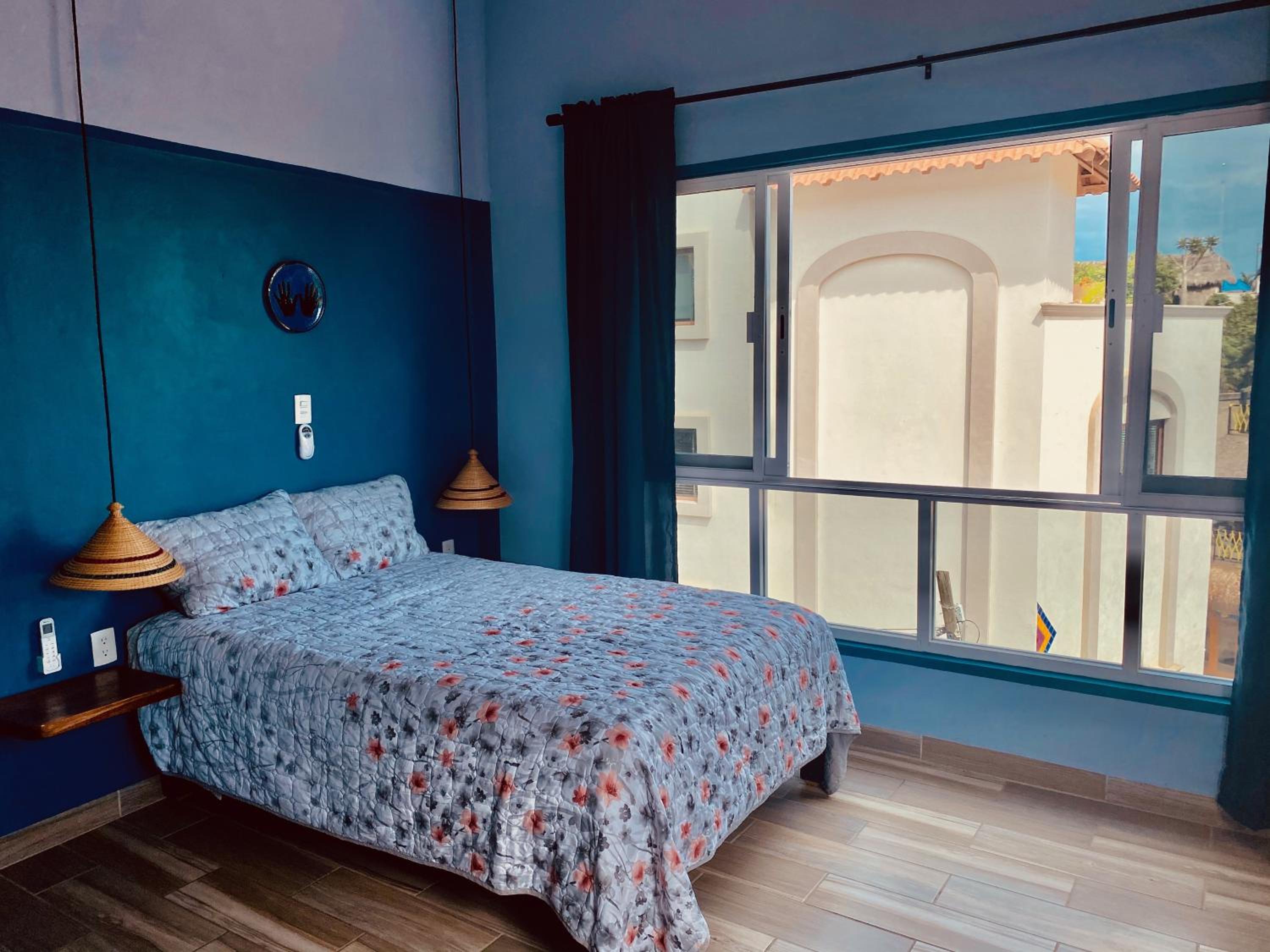 One-Bedroom Apartment - Photo 1