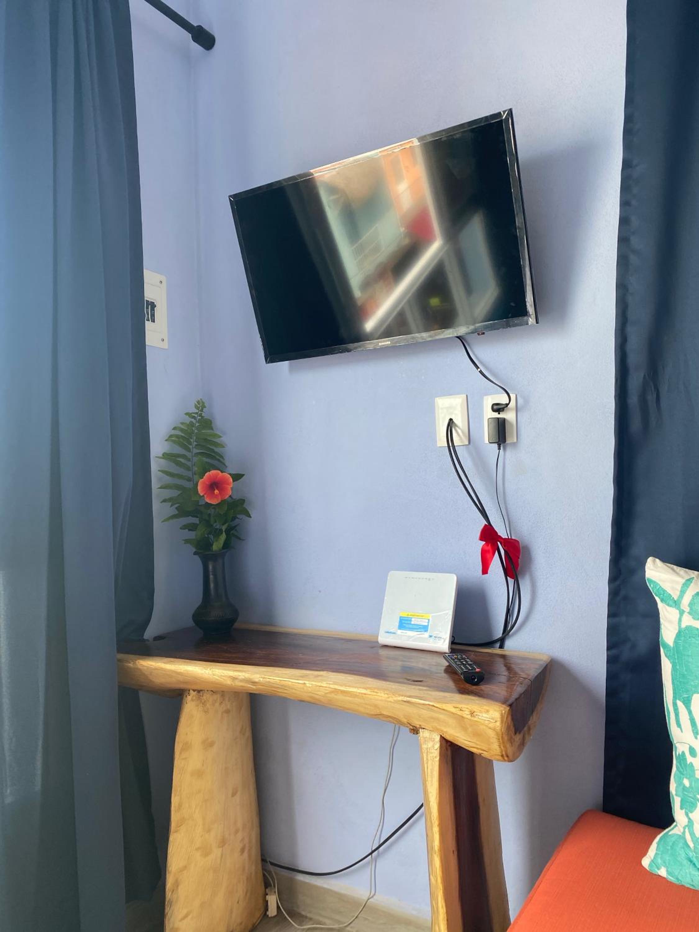One-Bedroom Apartment - Photo 3