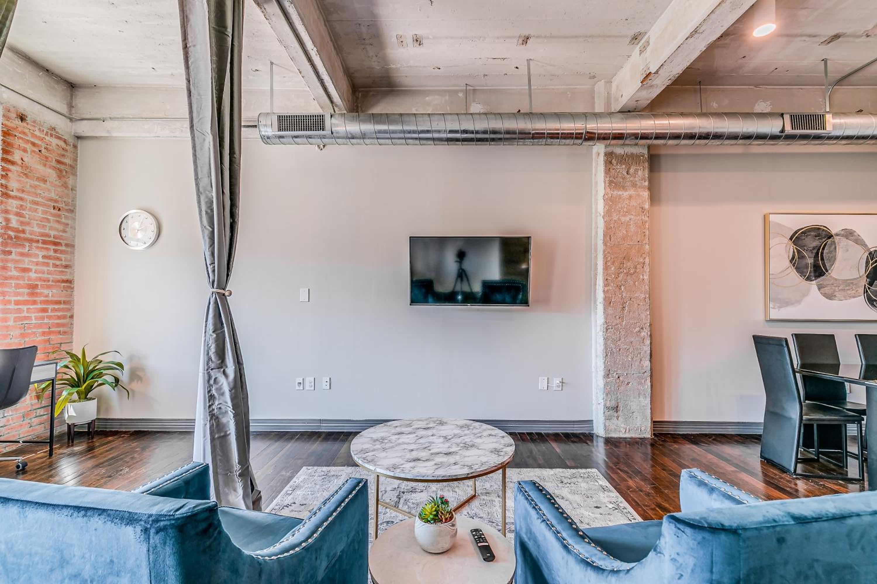 Spacious3BRLoft|Pool+Views+Desk+Valet