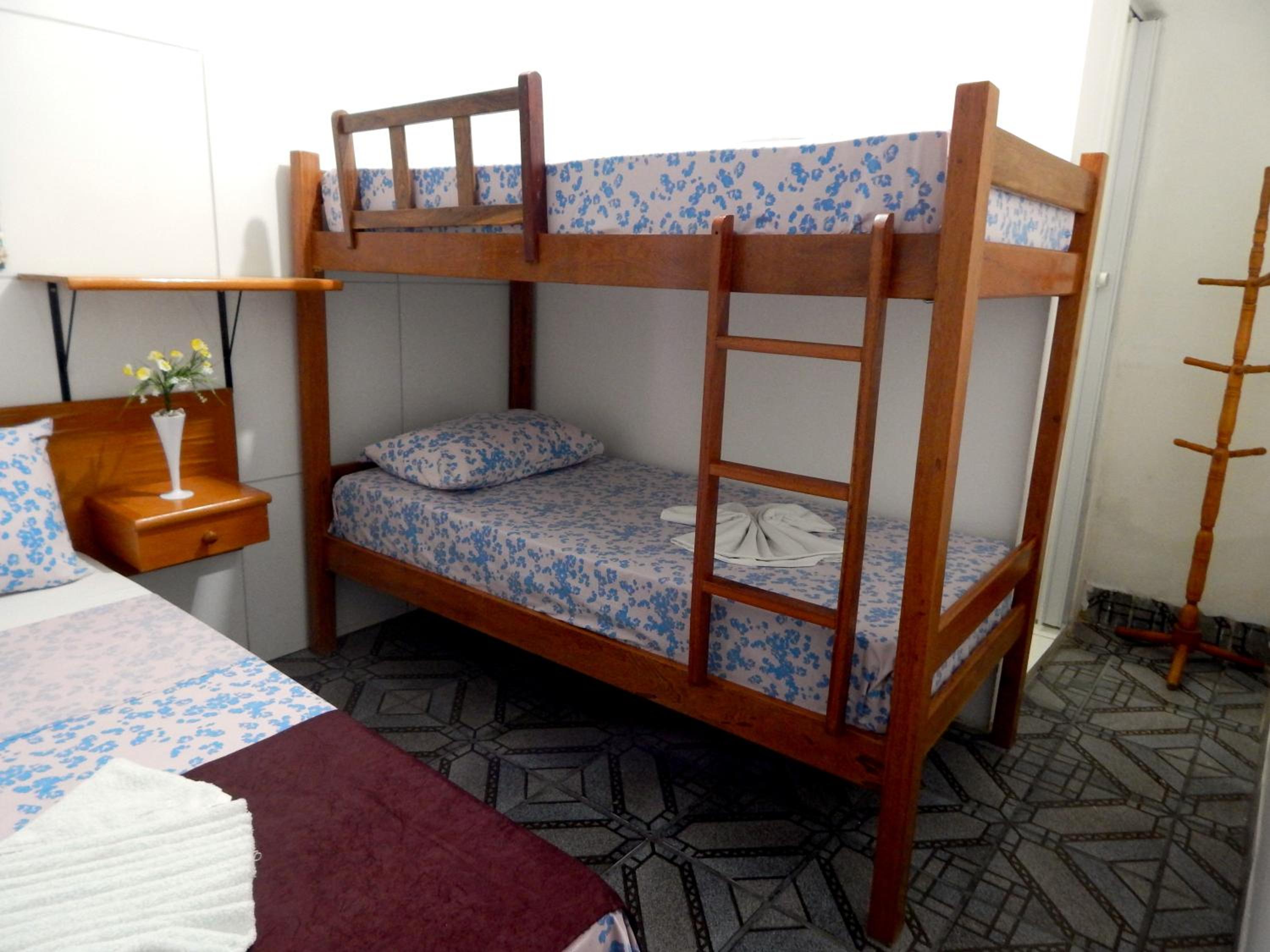 Economy Quadruple Room - Photo 5
