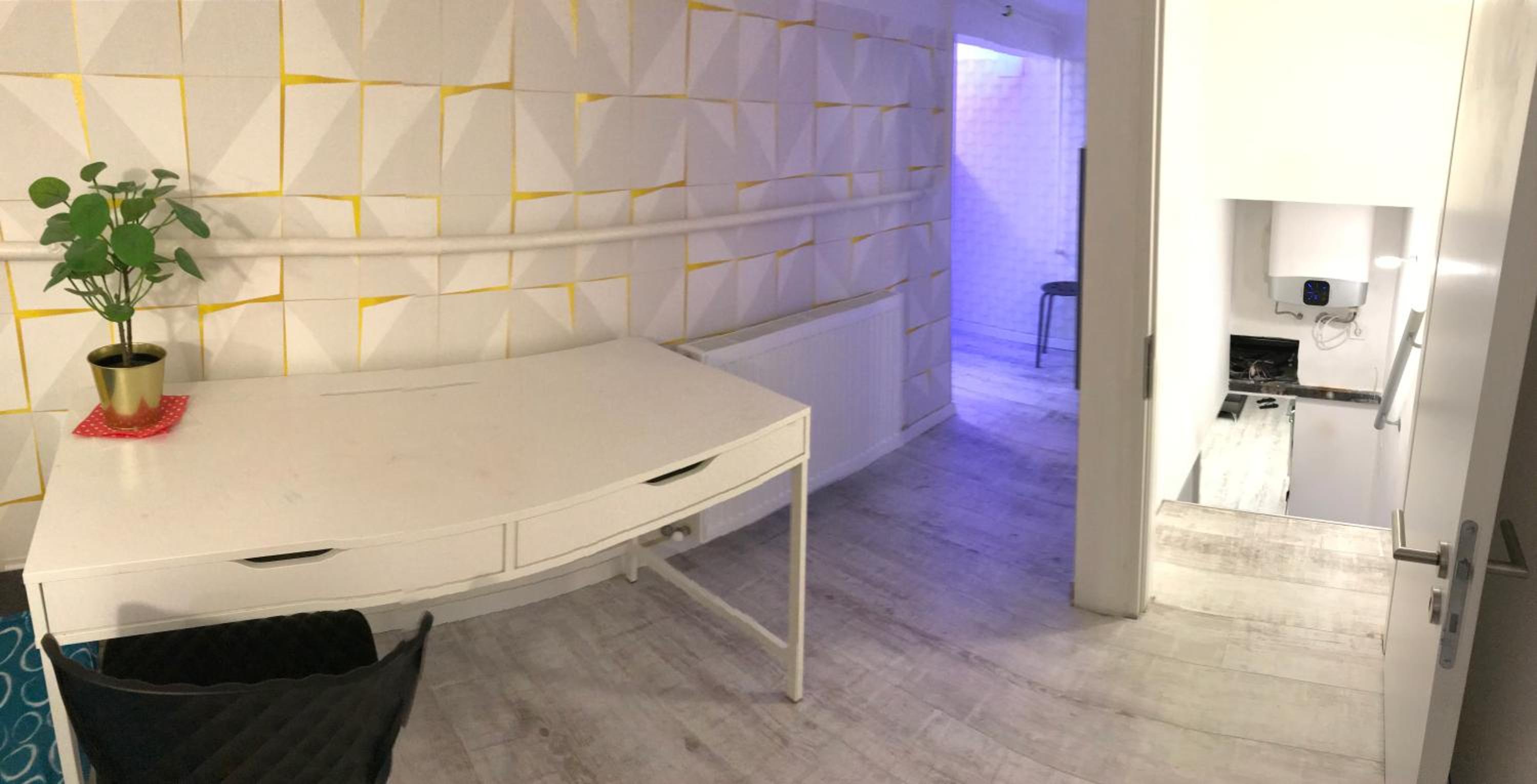 Two-Bedroom Apartment - Photo 18