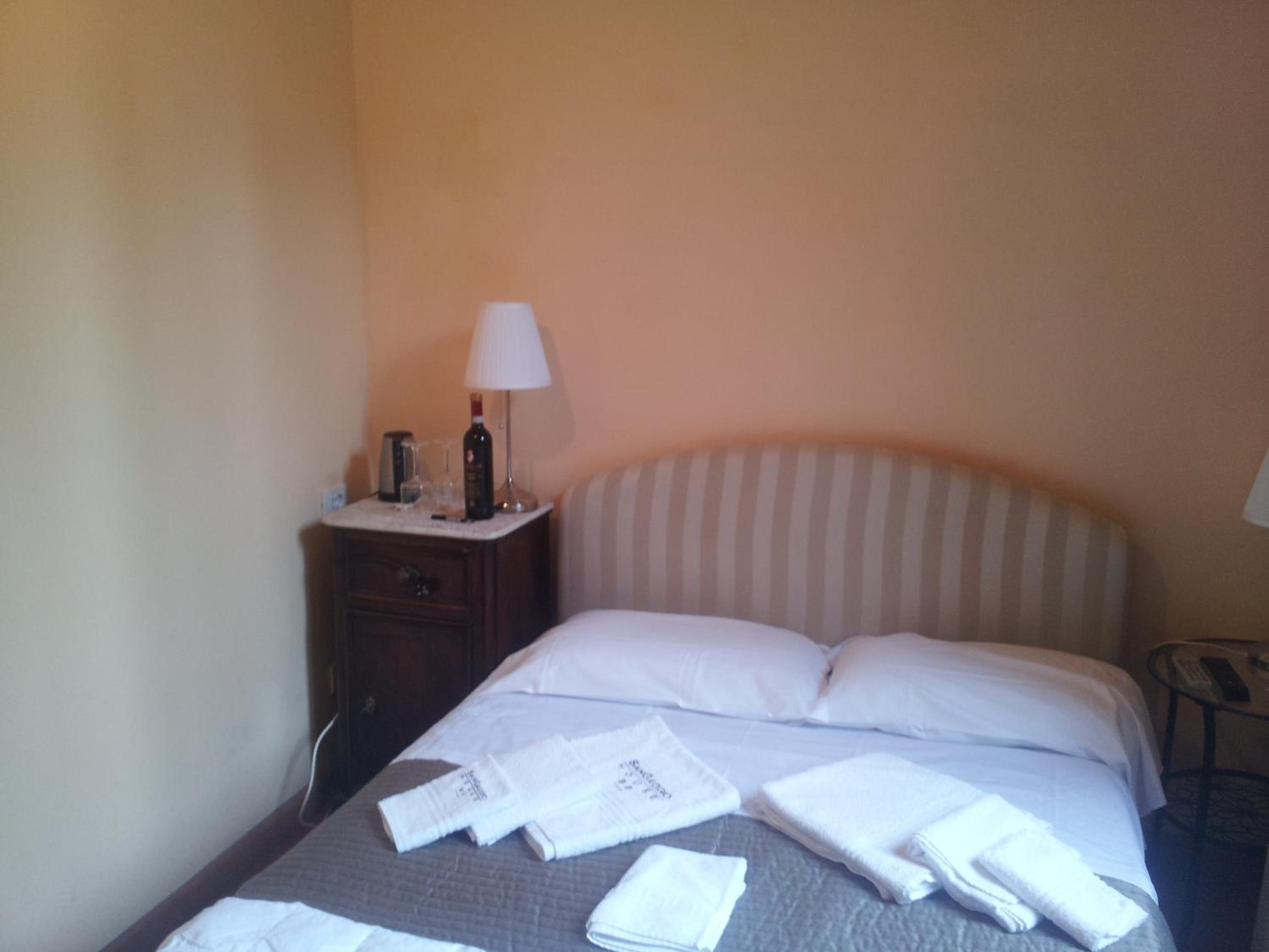 Single Room photo 2