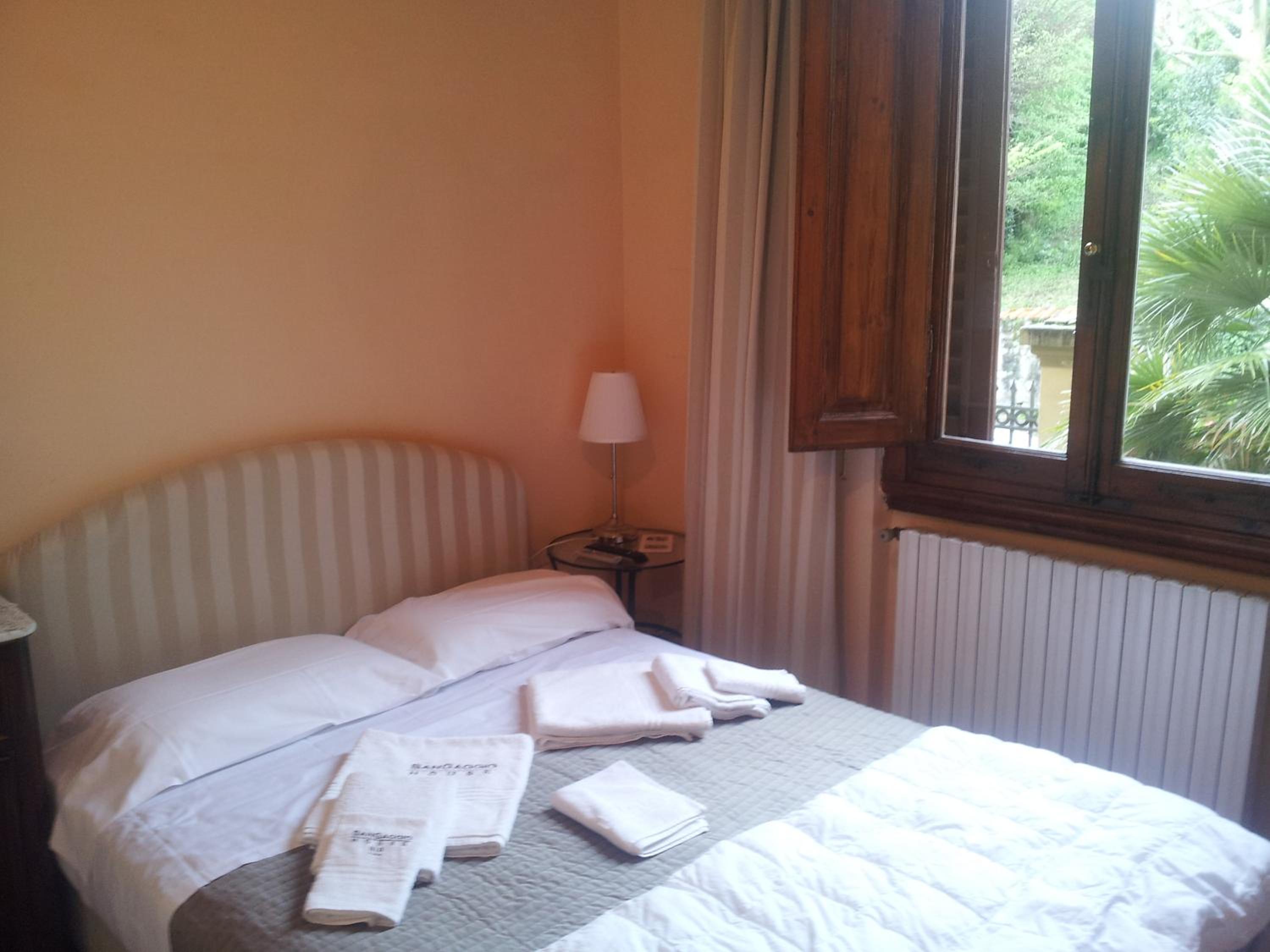 Single Room photo 3
