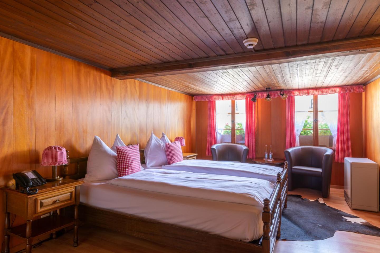 Economy Double Room with Shared Bathroom photo 3