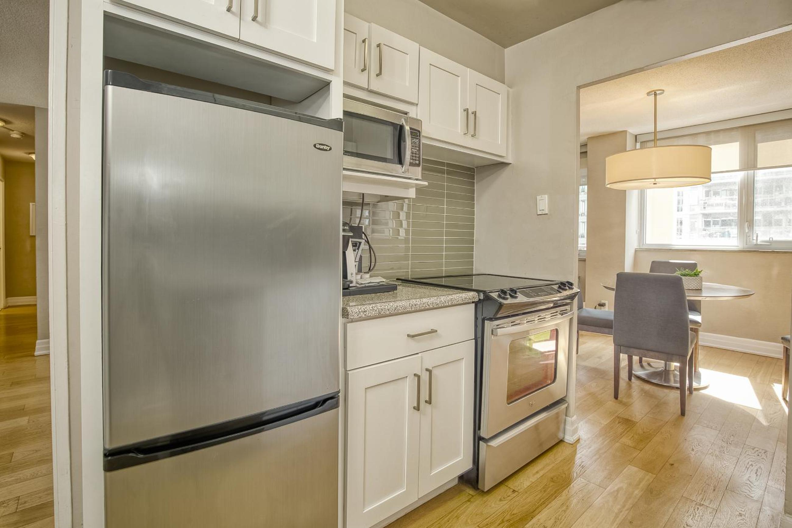 Two-Bedroom Suite - Photo 7