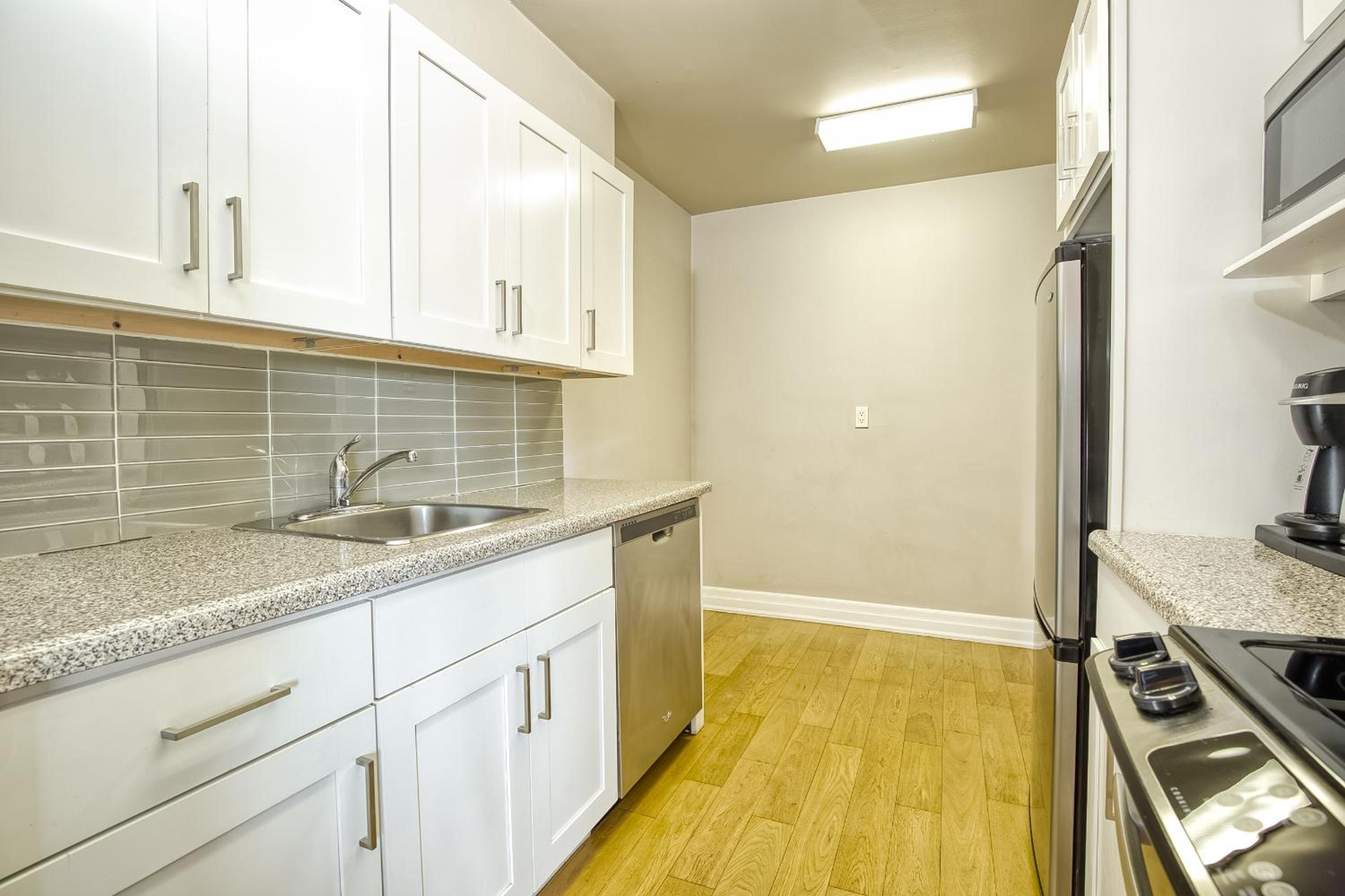 Two-Bedroom Suite - Photo 2