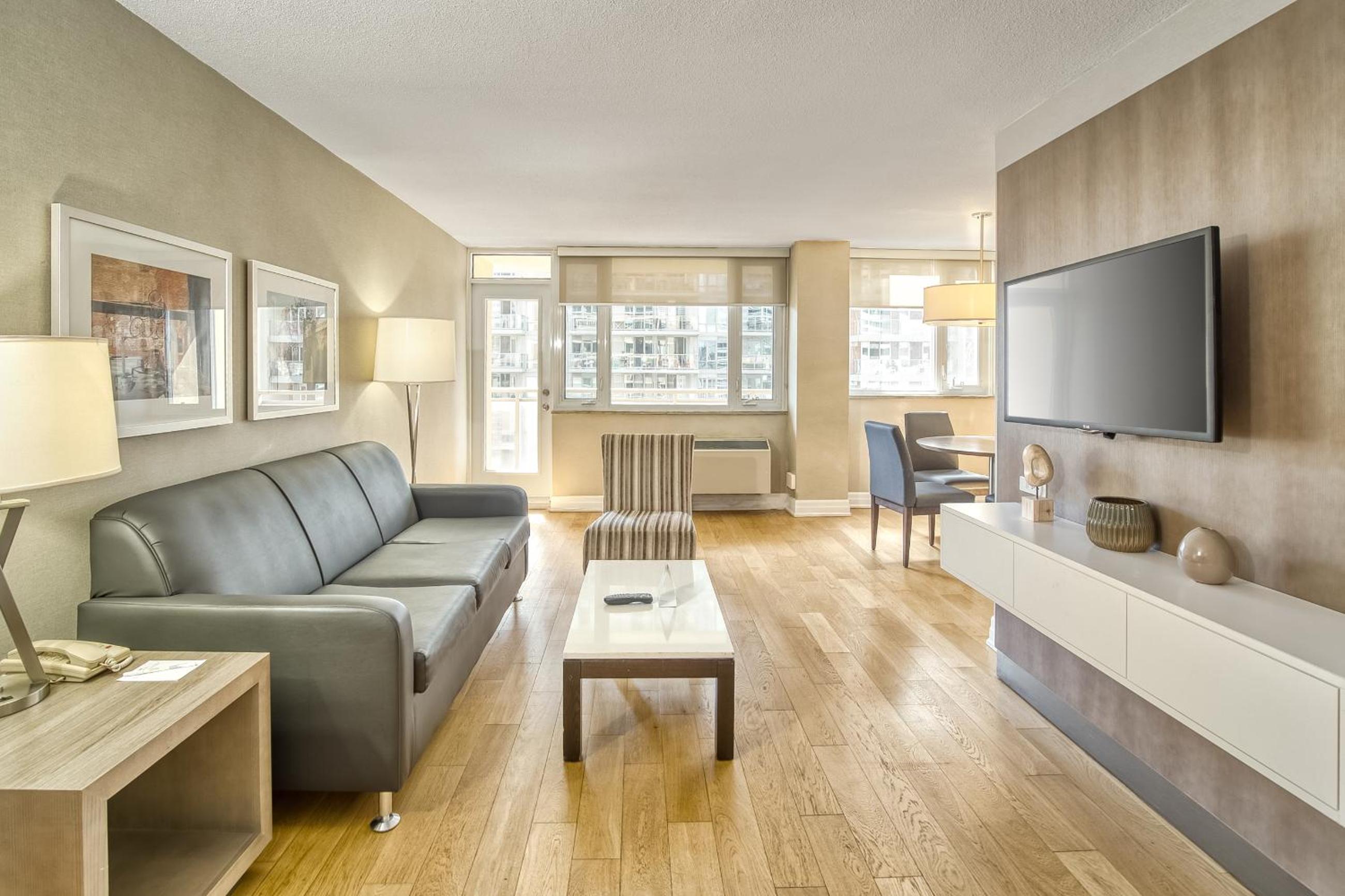 Two-Bedroom Suite - Photo 3