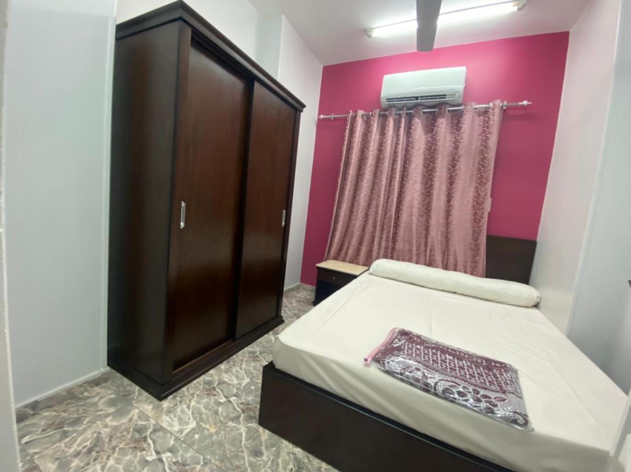 Two-Bedroom Apartment (5 Adults) - King Bed & 3 Single Beds photo 3