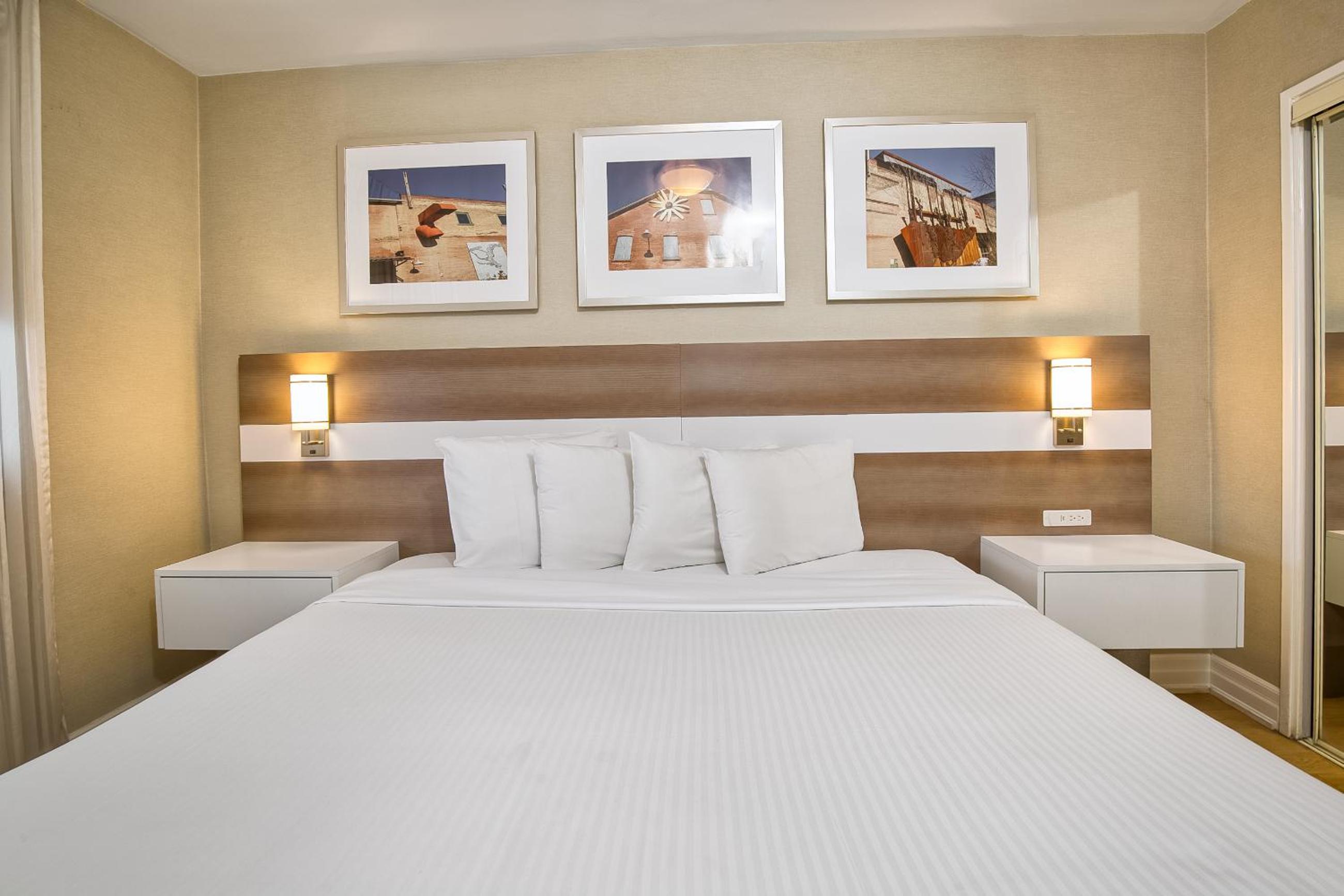 Two-Bedroom Suite - Photo 4