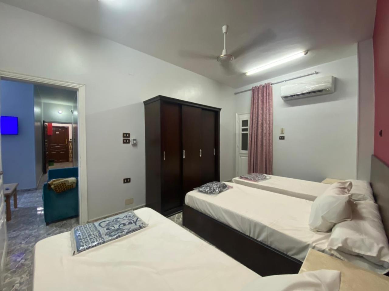 Two-Bedroom Apartment (5 Adults) - Single Beds - Photo 2