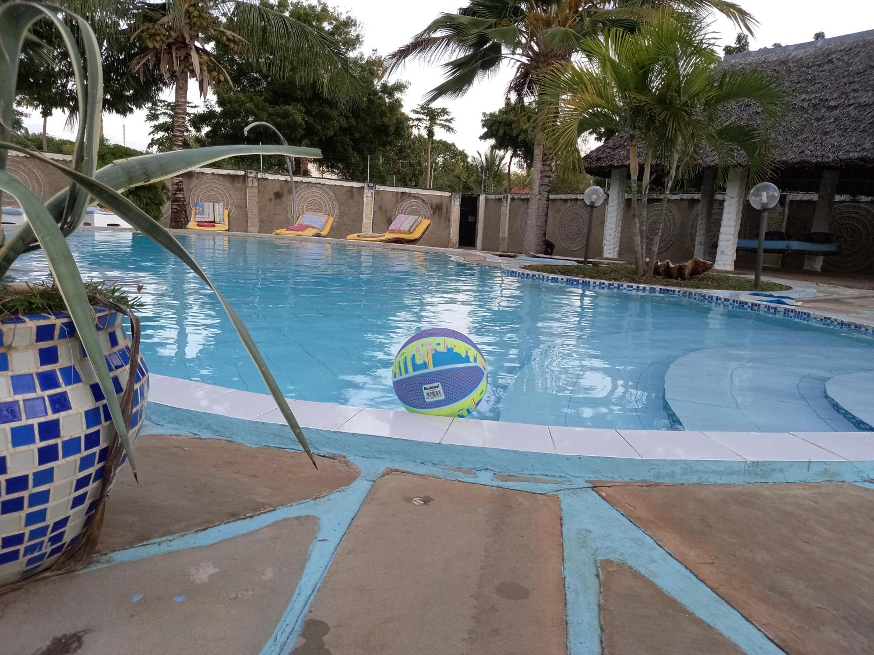 Villa with Private Pool - Photo 11
