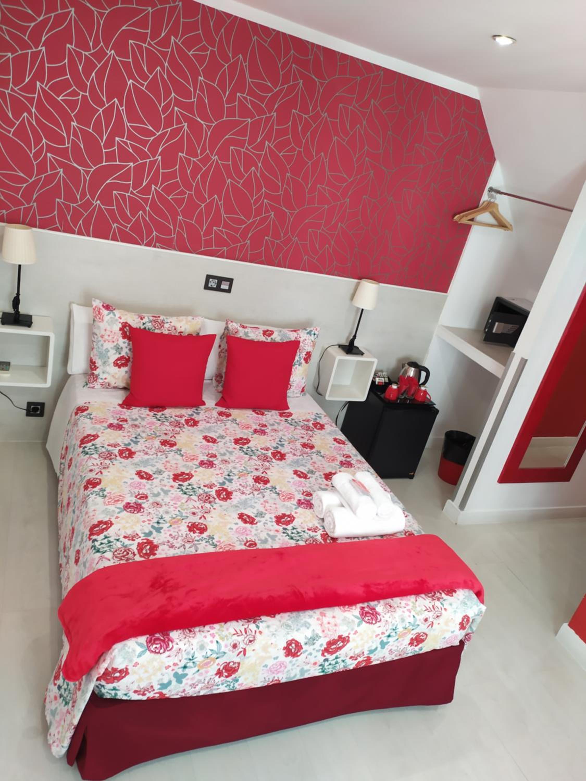 Double Room - Photo 13