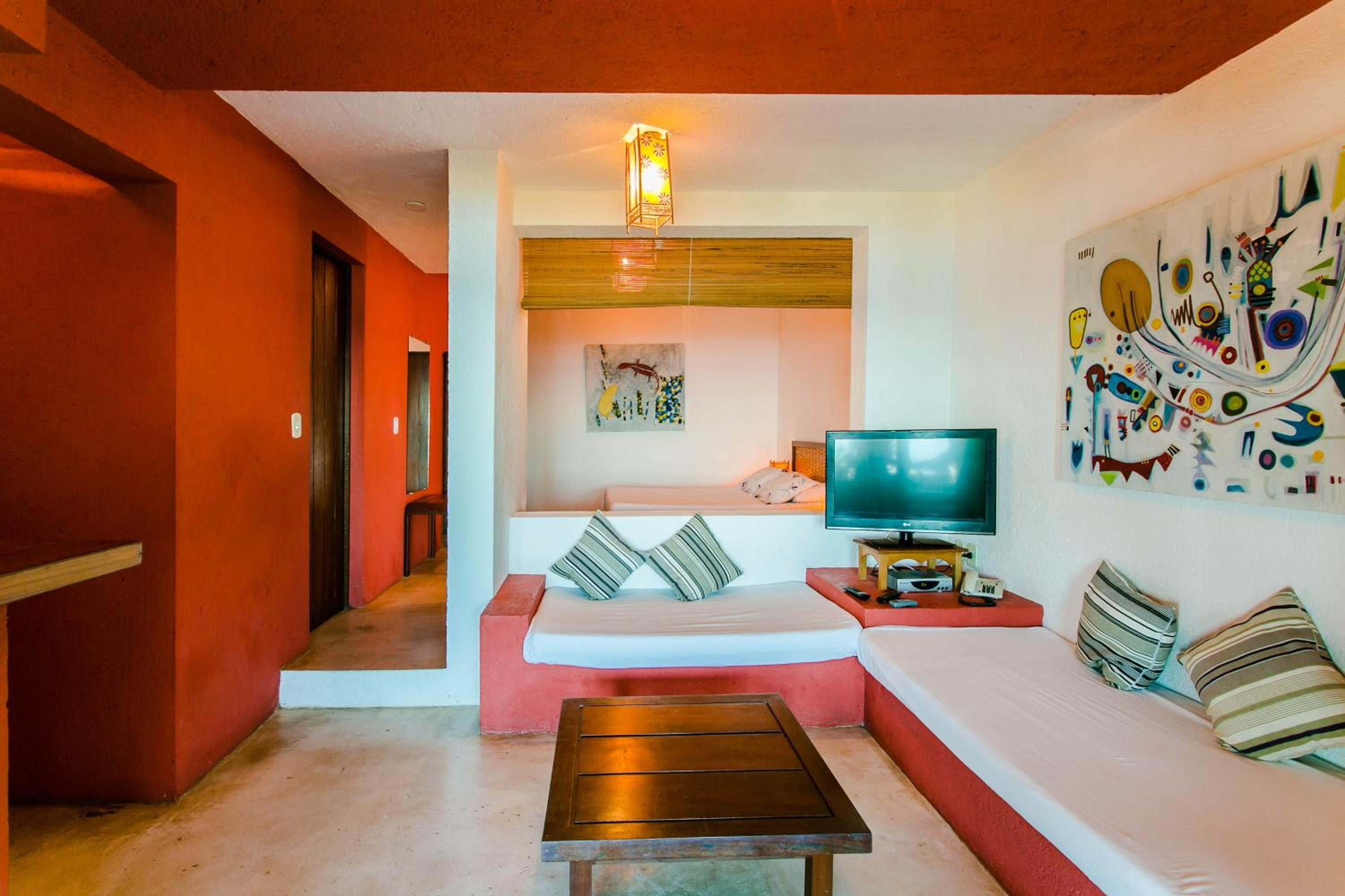 One-Bedroom Apartment with Balcony and Sea View thumbnail 6