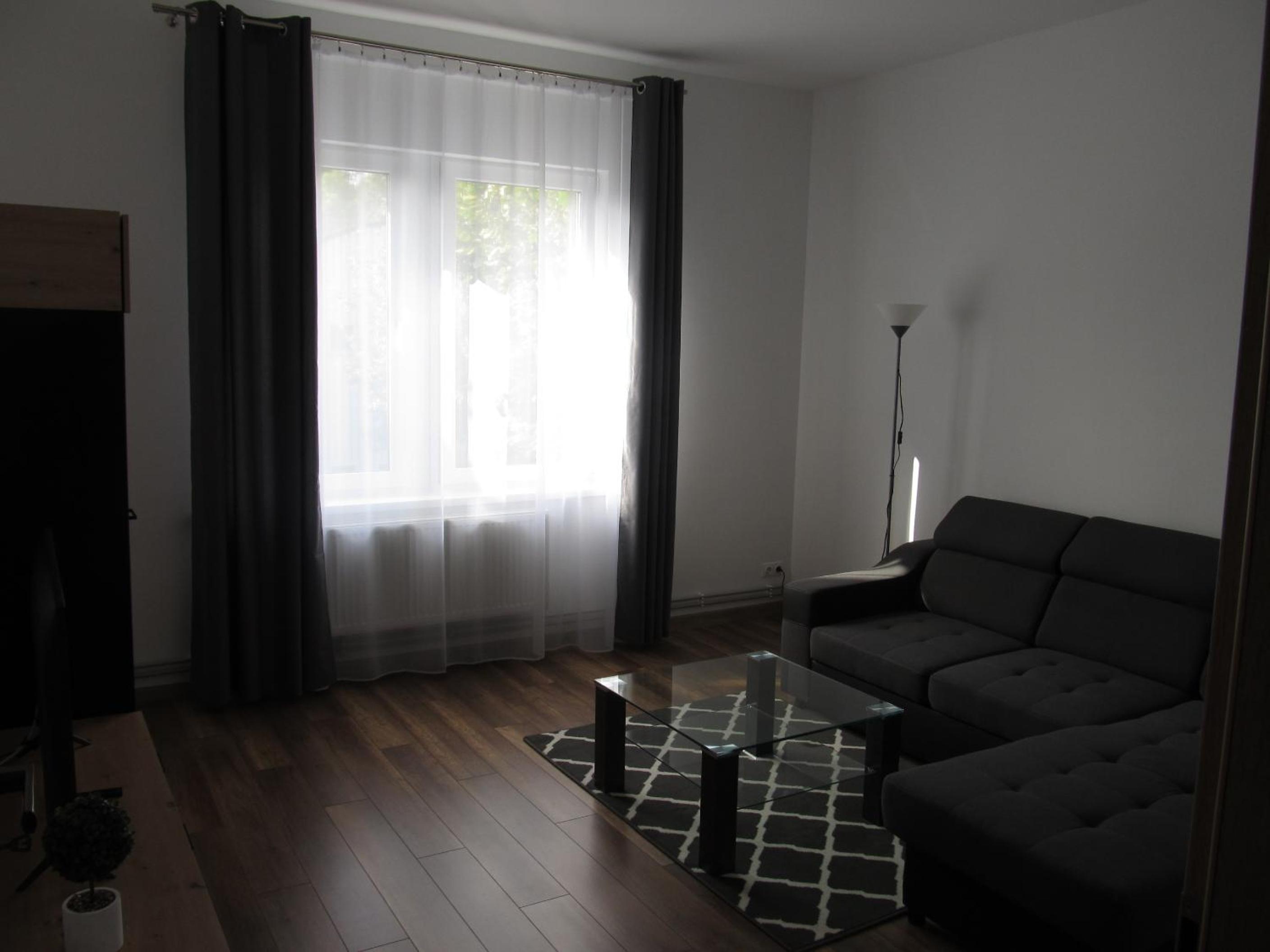 One-Bedroom Apartment - Photo 1