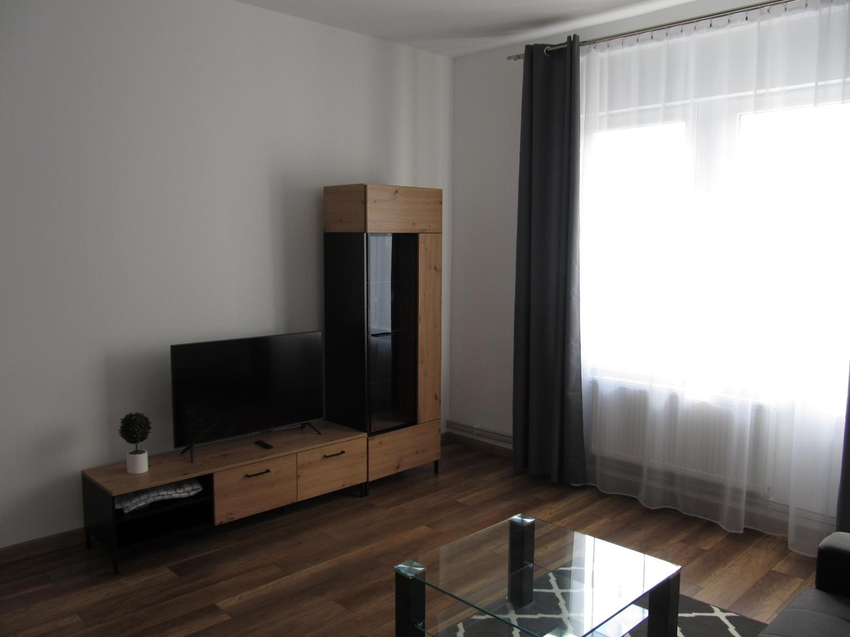 One-Bedroom Apartment - Photo 8