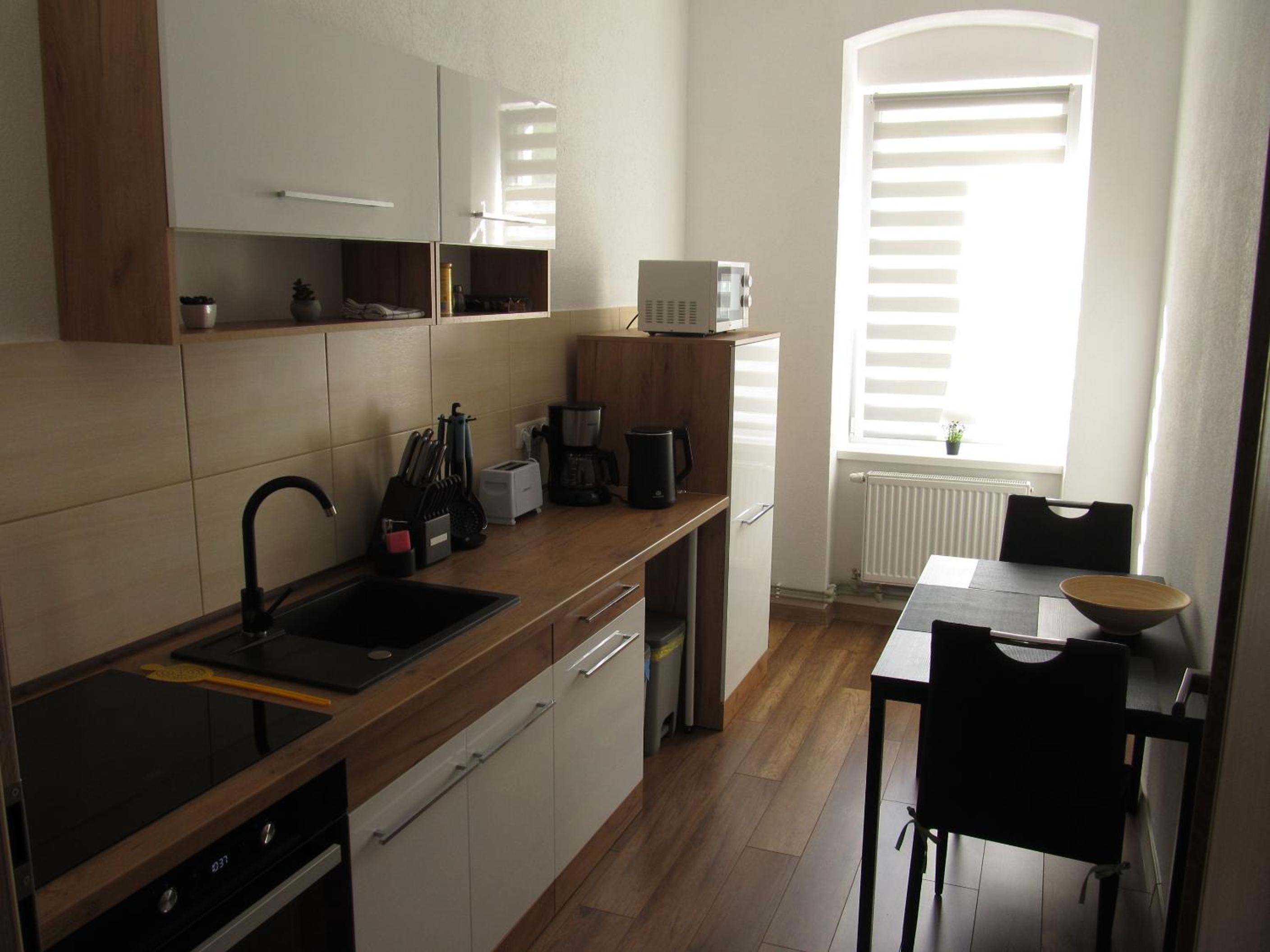 One-Bedroom Apartment - Photo 2