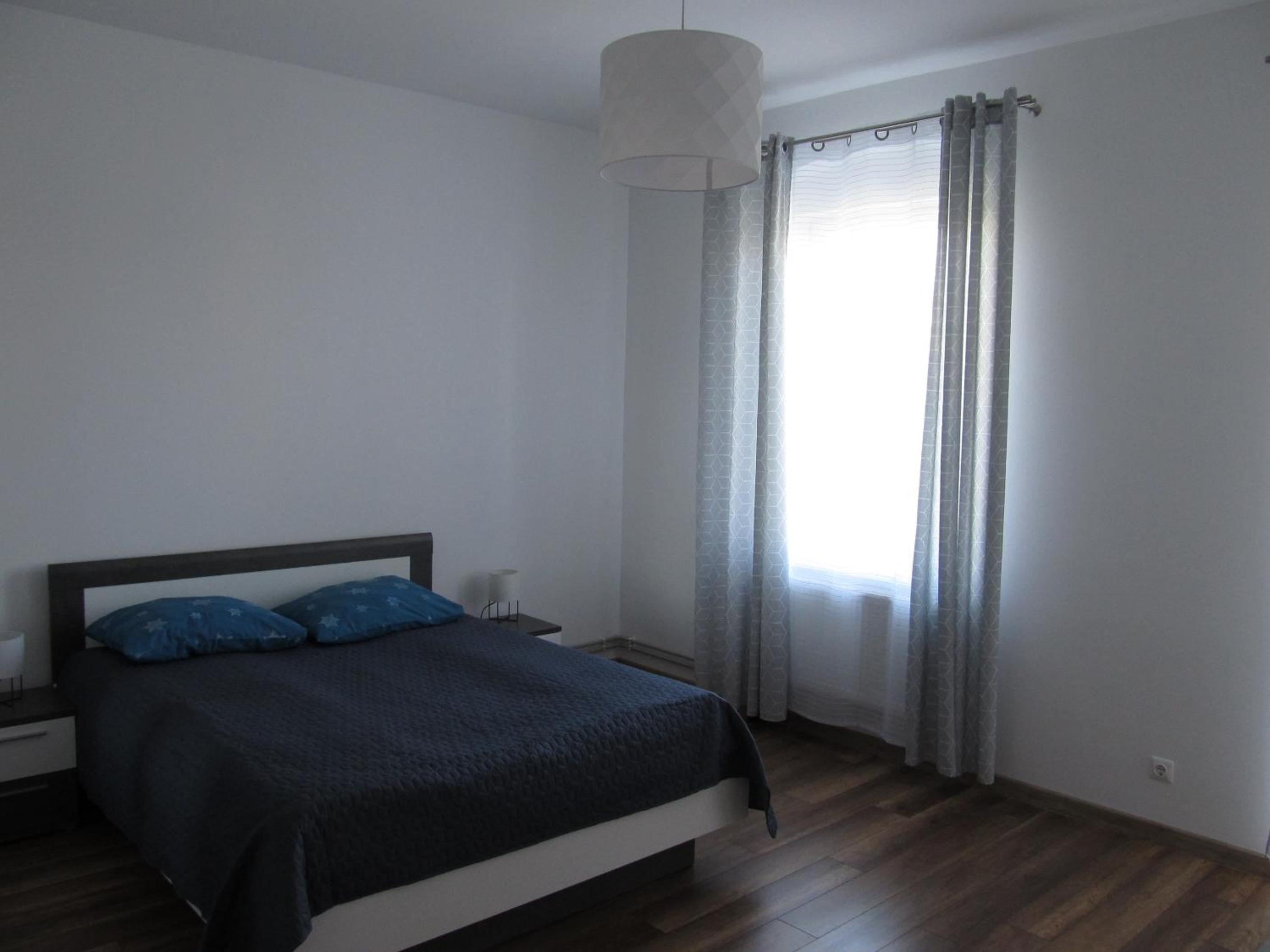 One-Bedroom Apartment - Photo 6