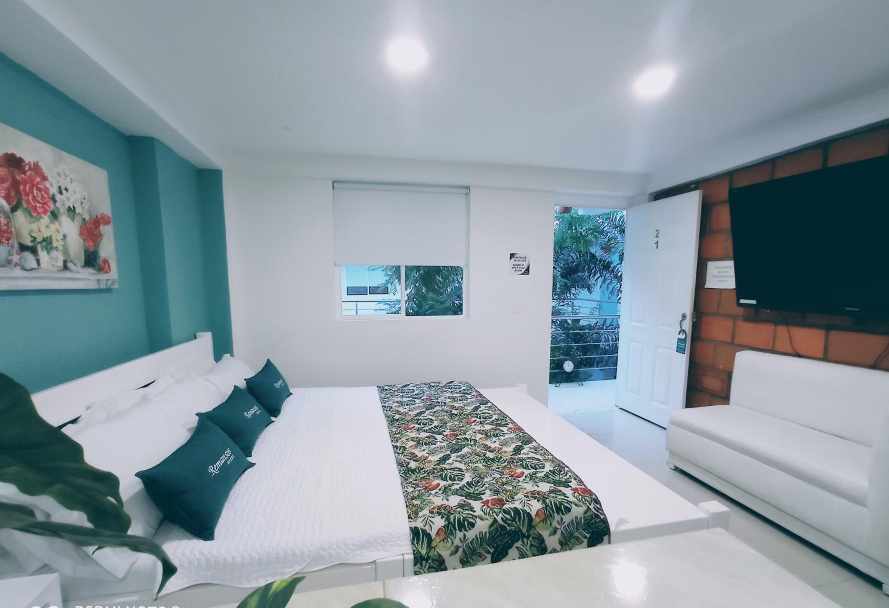 Deluxe King Suite photo 1