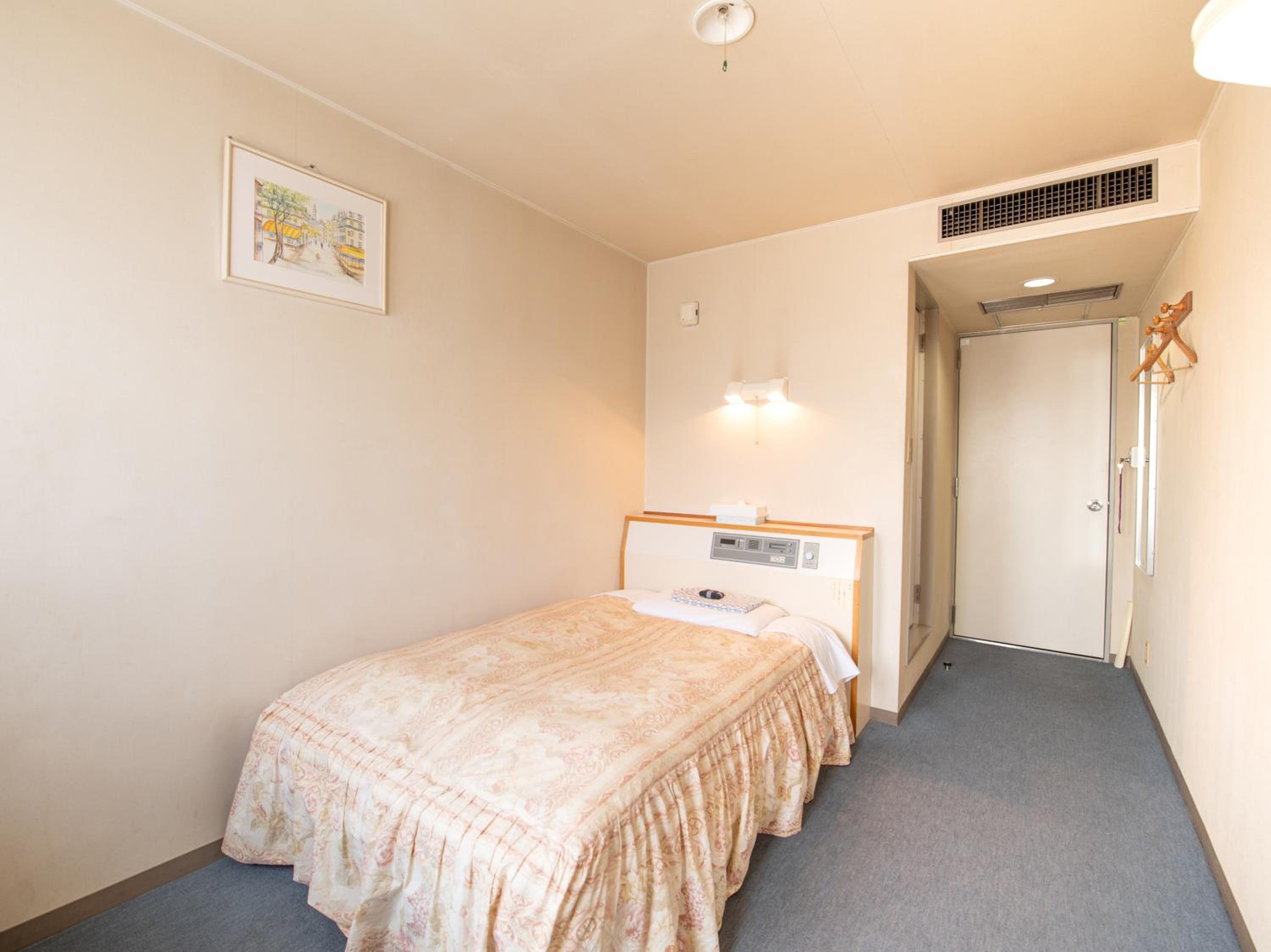 Single Room photo 3