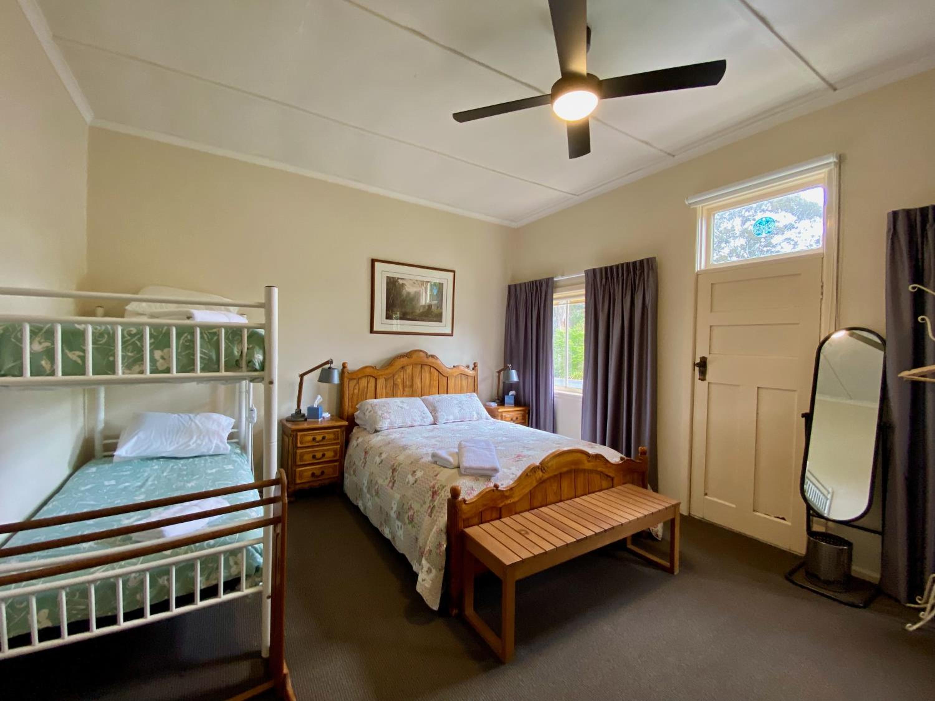 Four-Bedroom House photo 3