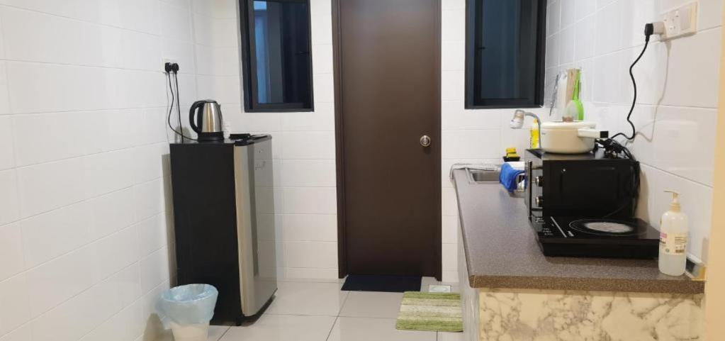 Three-Bedroom Apartment - Photo 4