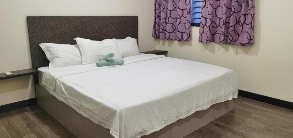 Three-Bedroom Apartment - Photo 7