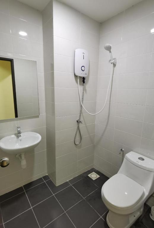 Three-Bedroom Apartment - Photo 14