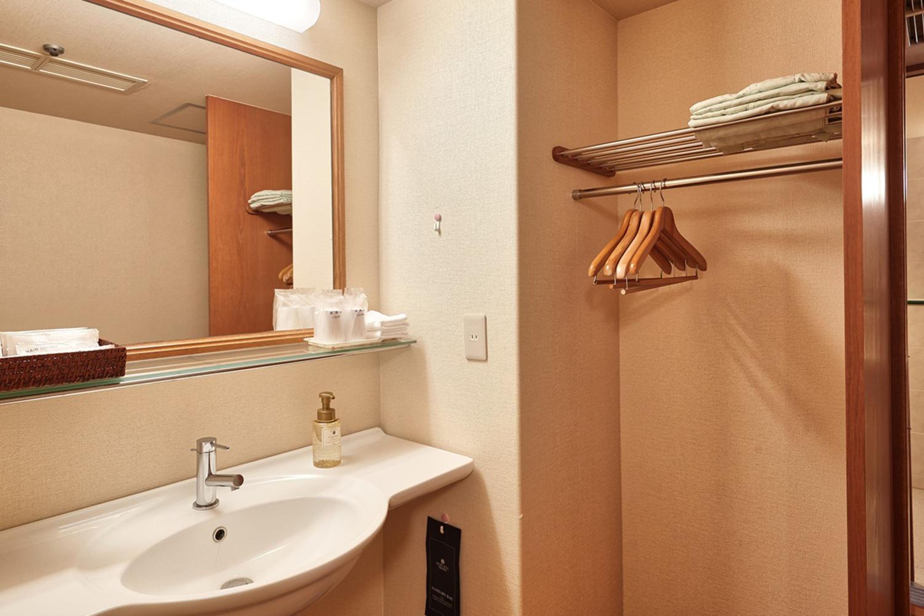 Pacific Premium Double Room - Non-Smoking photo 3