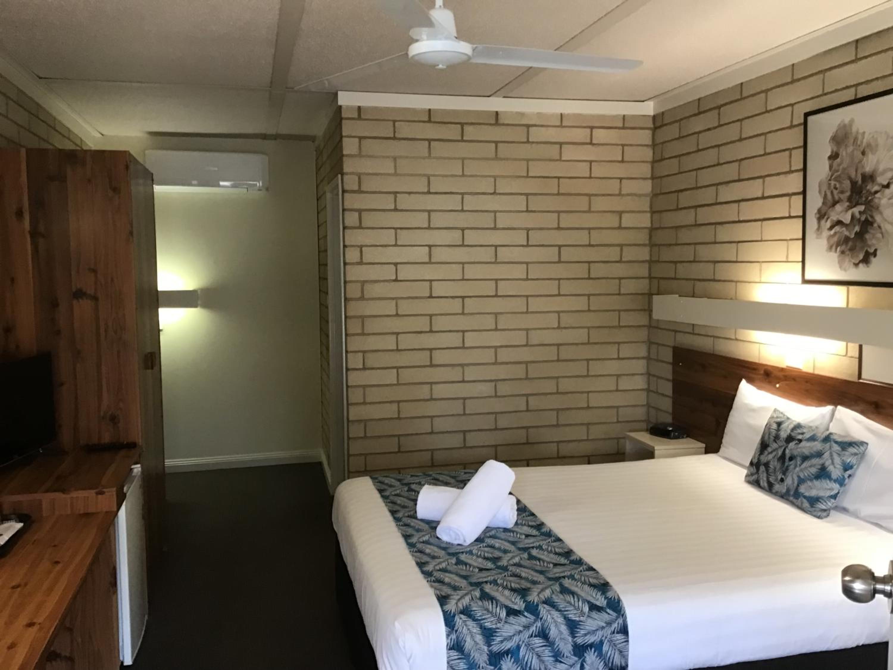 Queen Room - Photo 4