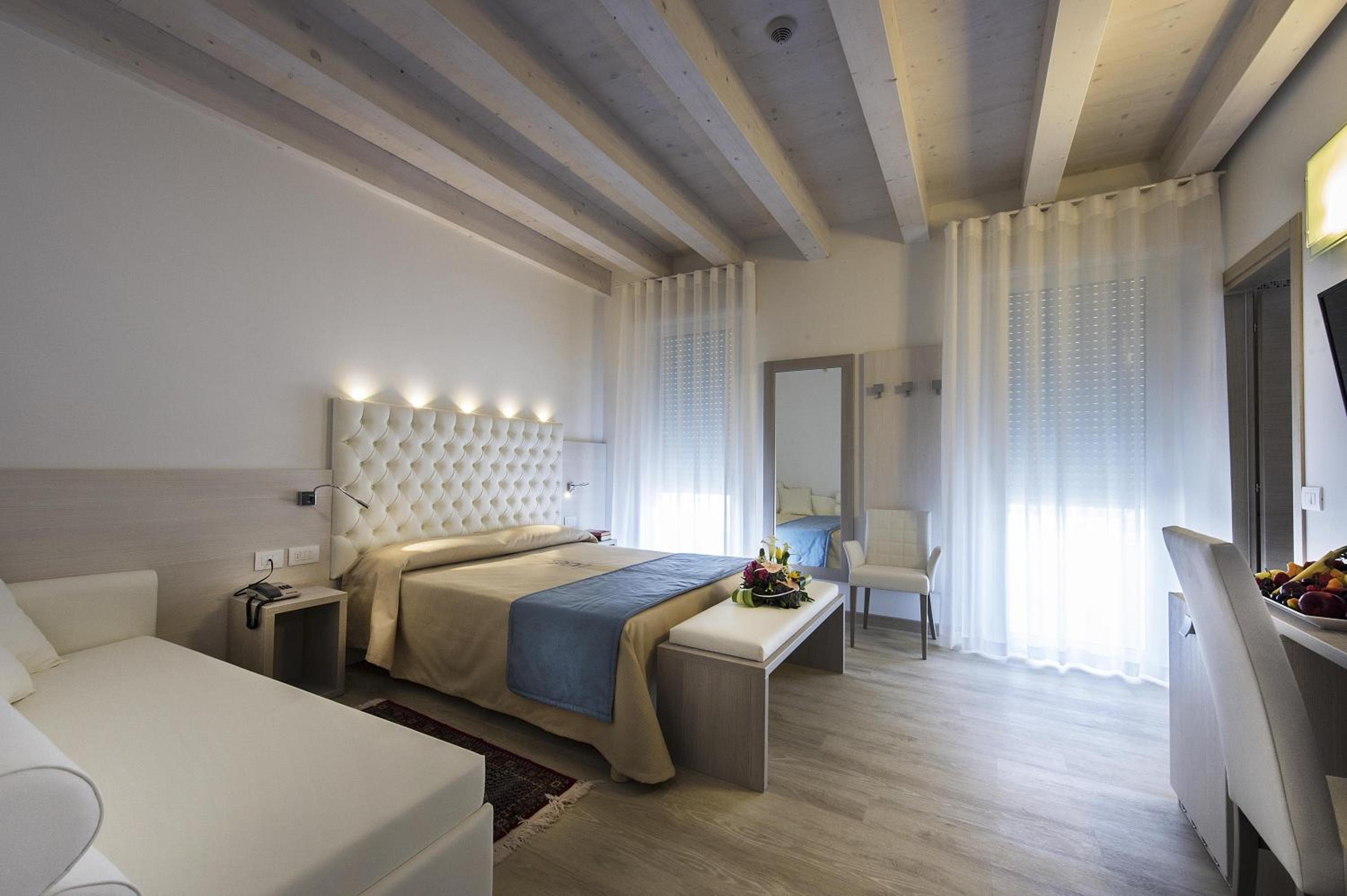 Junior Suite (2 Adults) photo 1