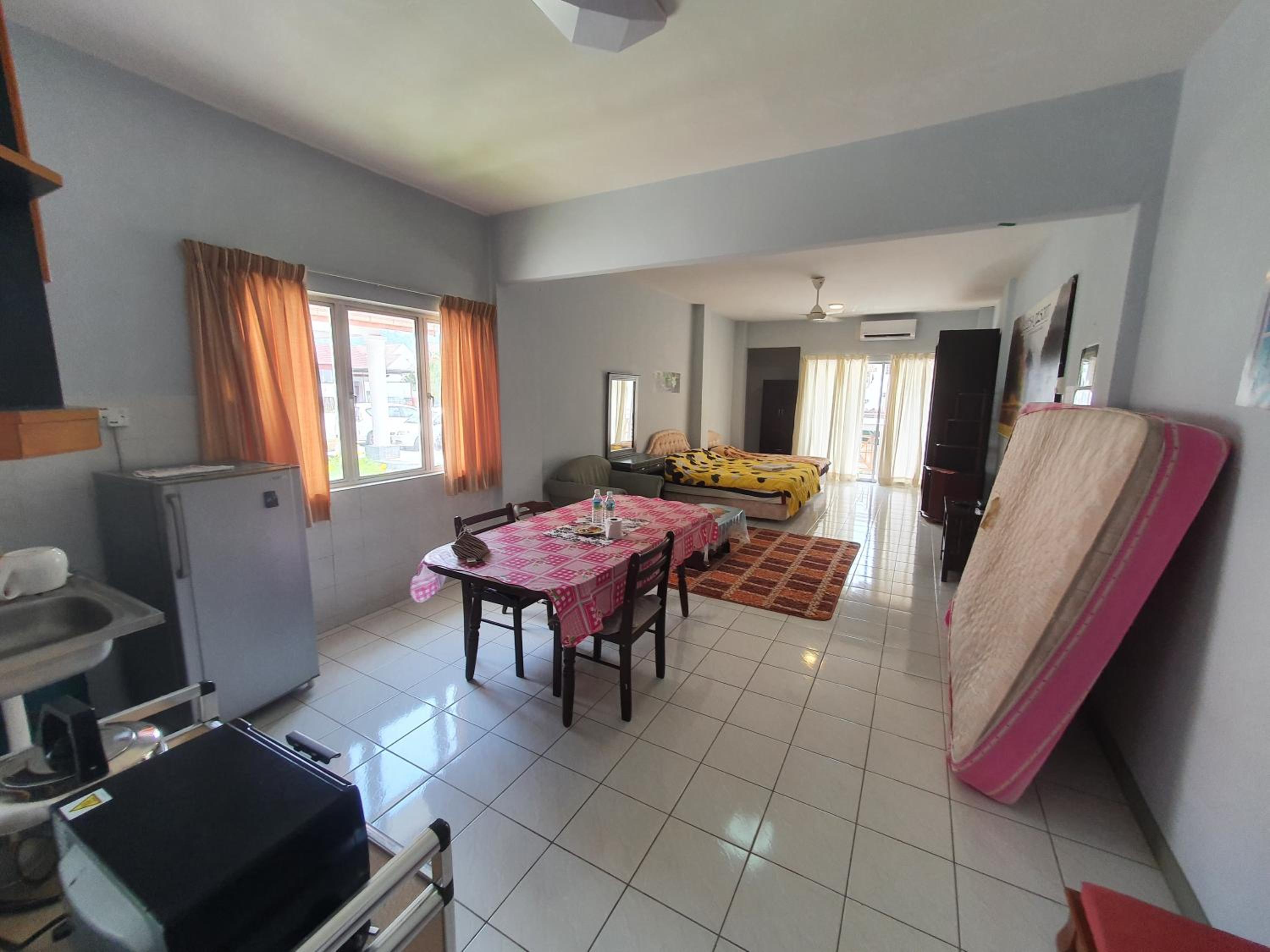 Studio Apartment