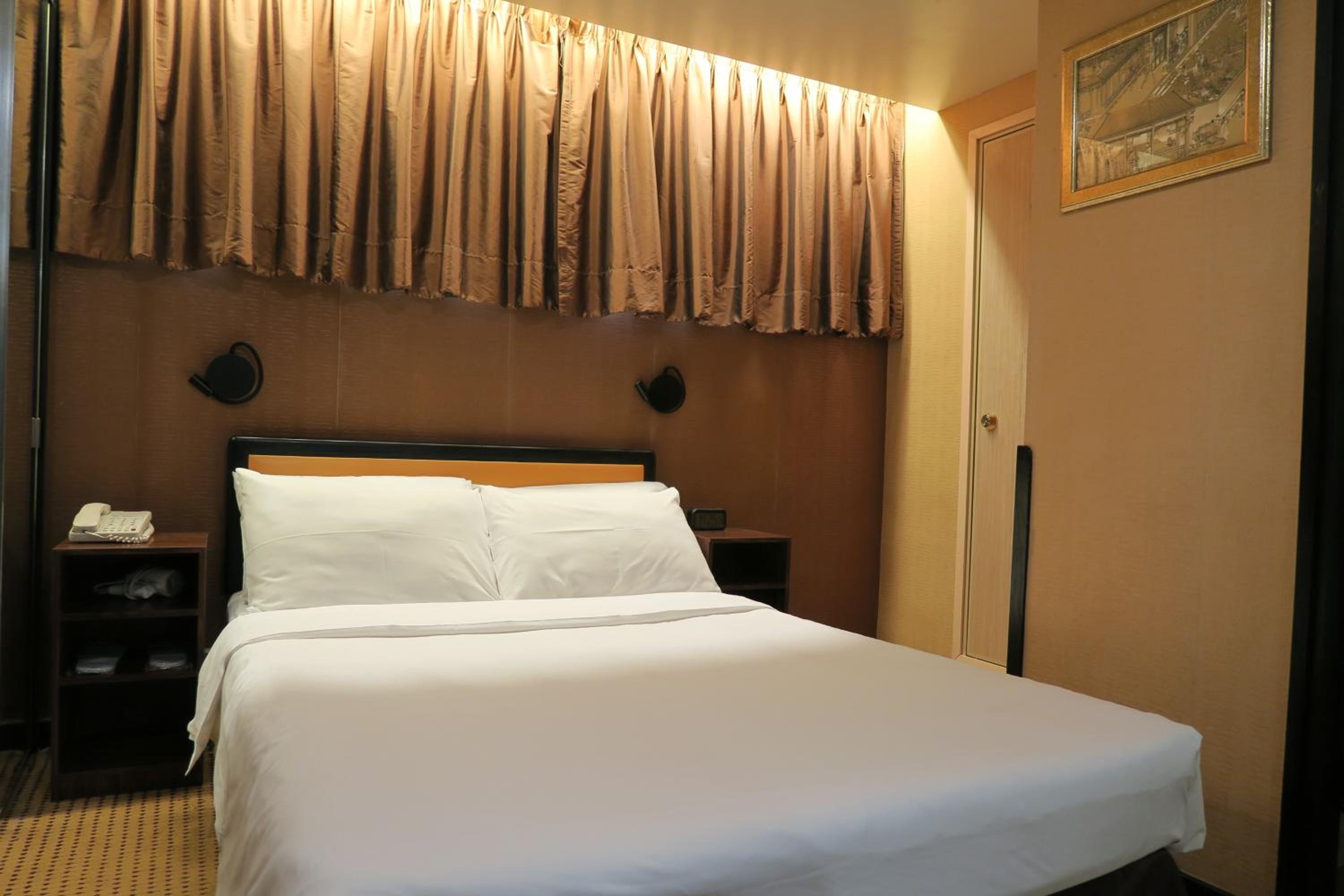 Lovers Room (with Free Sparkling Wine) photo 2