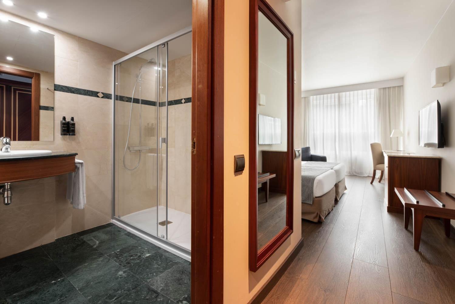 Double or Twin Room - Photo 3