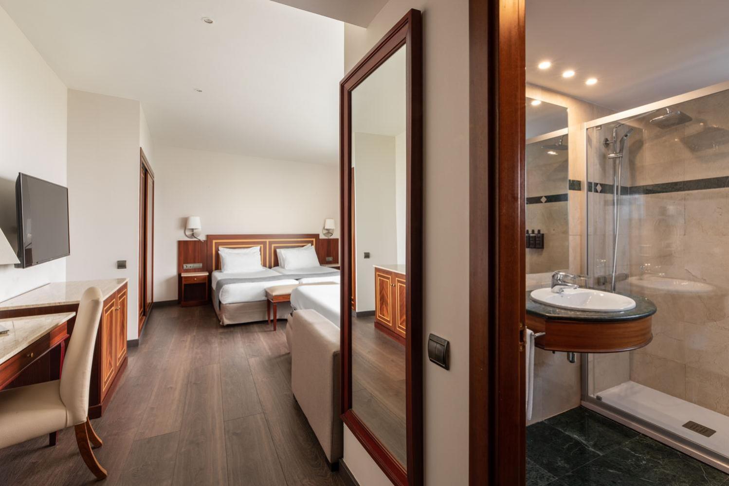Triple Room - Photo 2