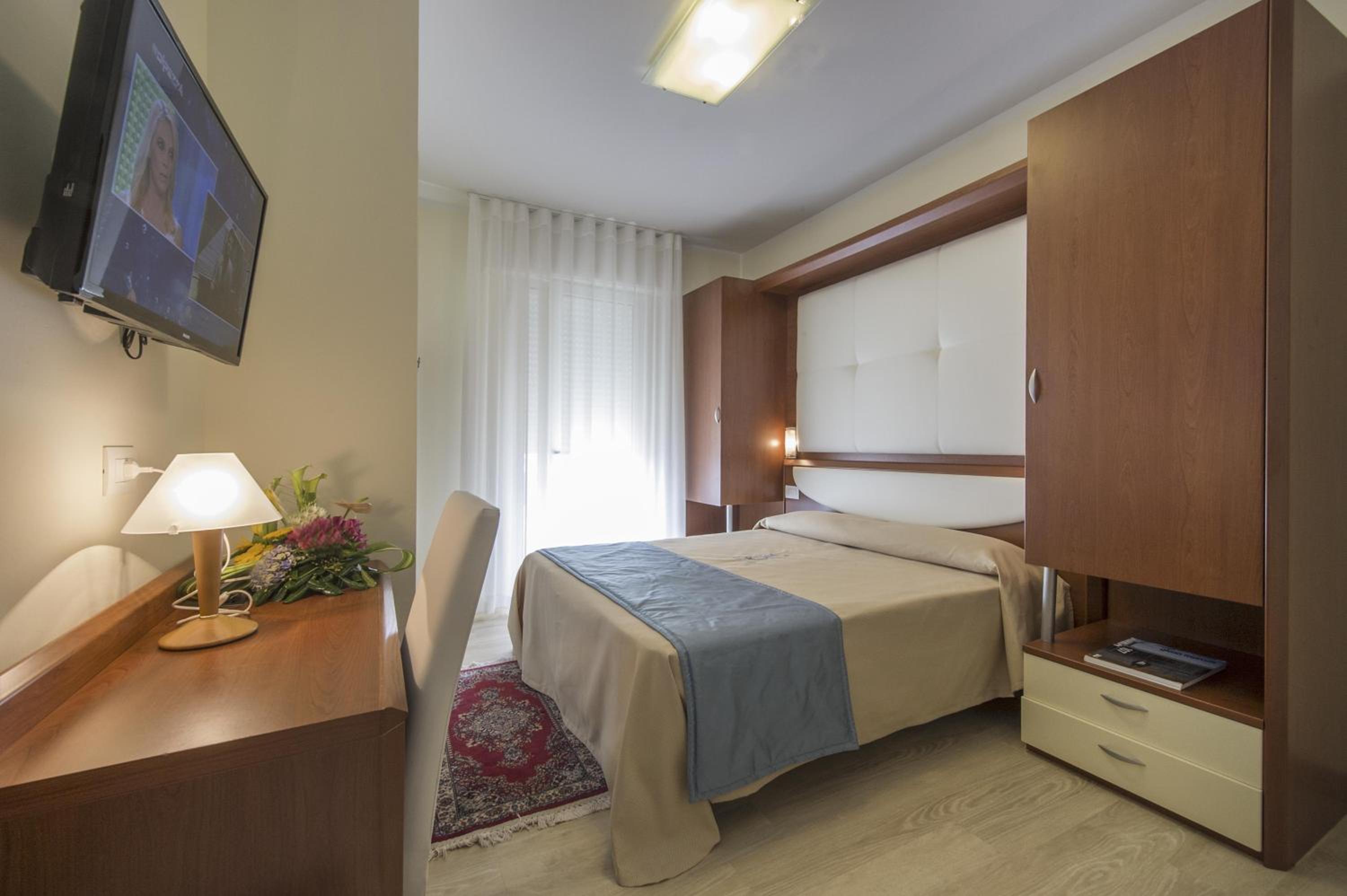 Single Room with Balcony photo 1