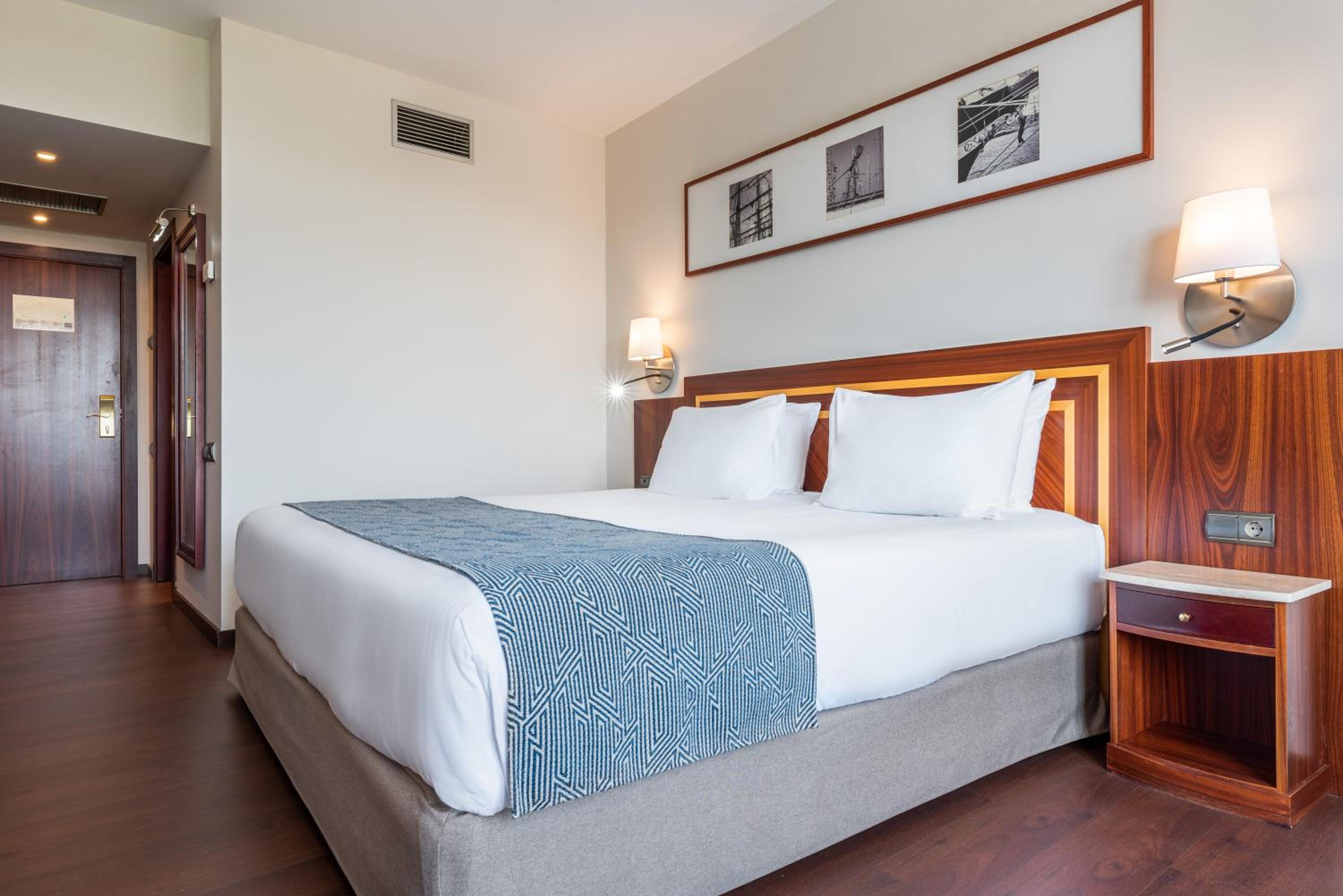 Double or Twin Room - Photo 2