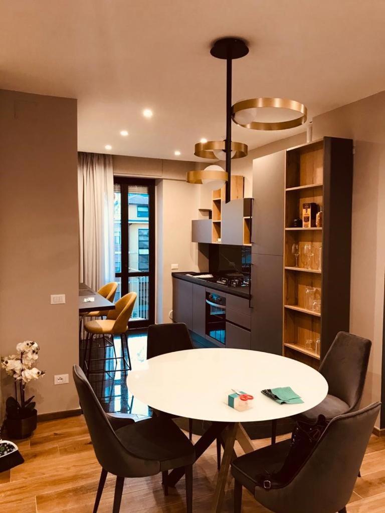One-Bedroom Apartment - Photo 3