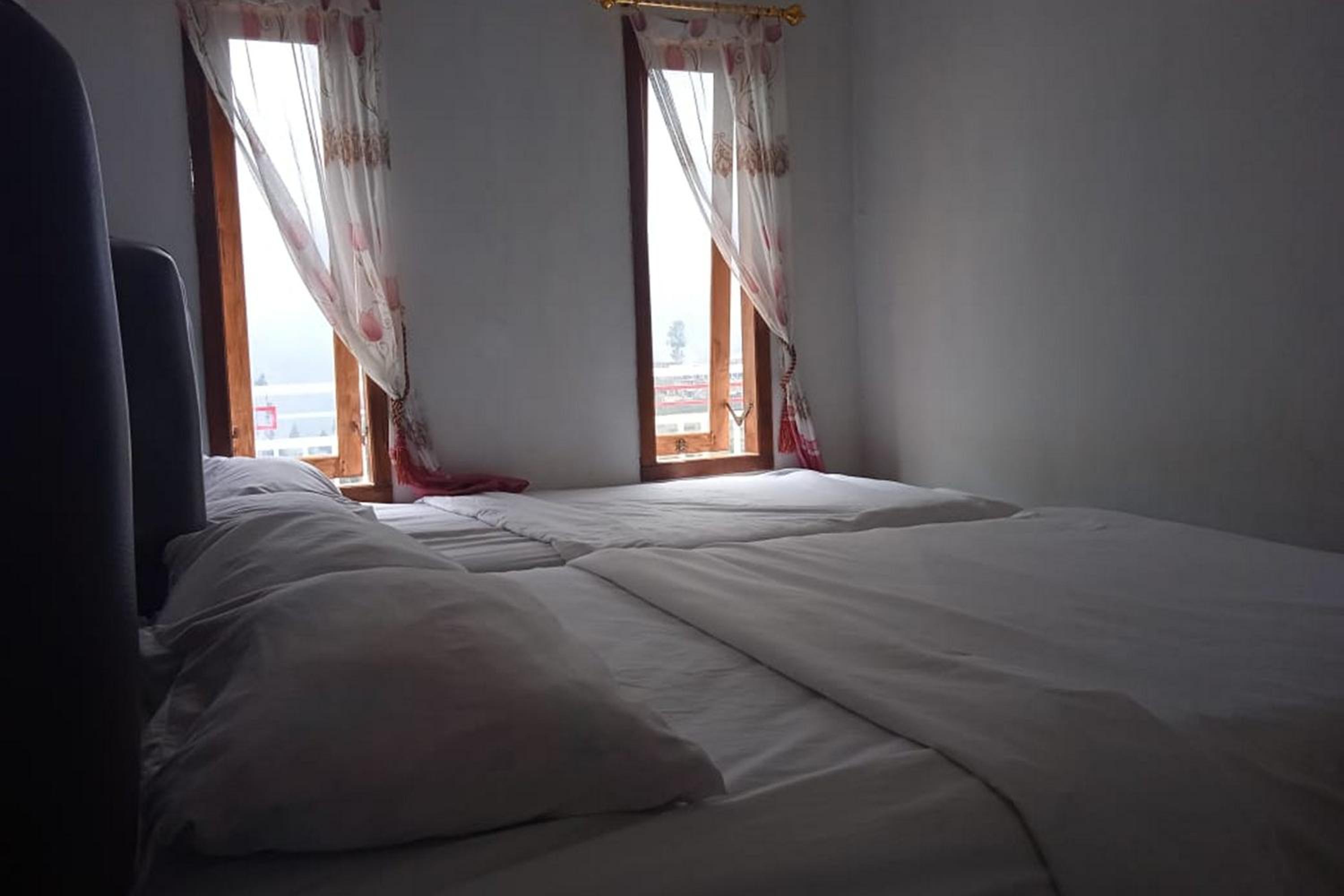 Standard Double Room with Fan - Photo 1