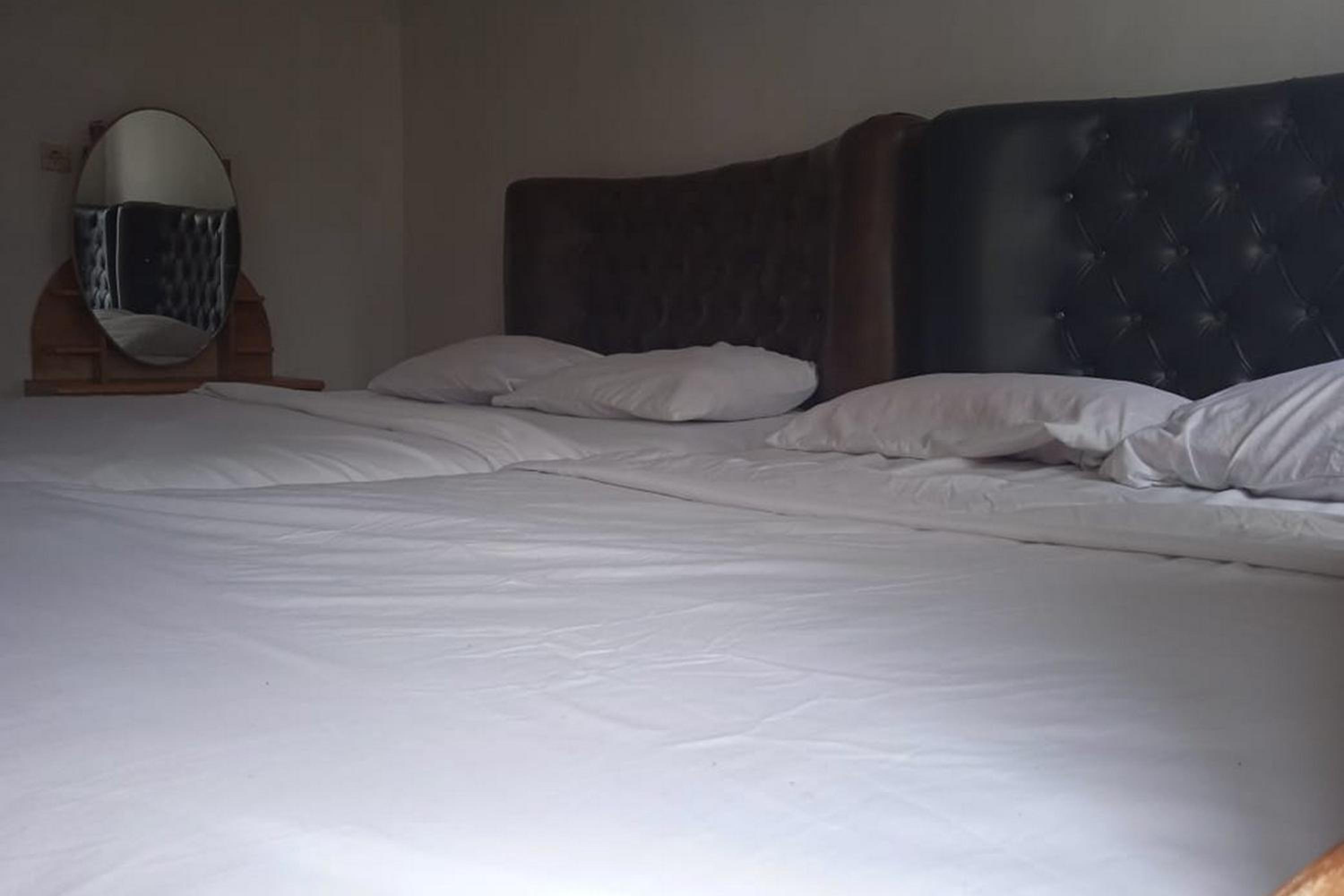 Standard Double Room with Fan - Photo 2