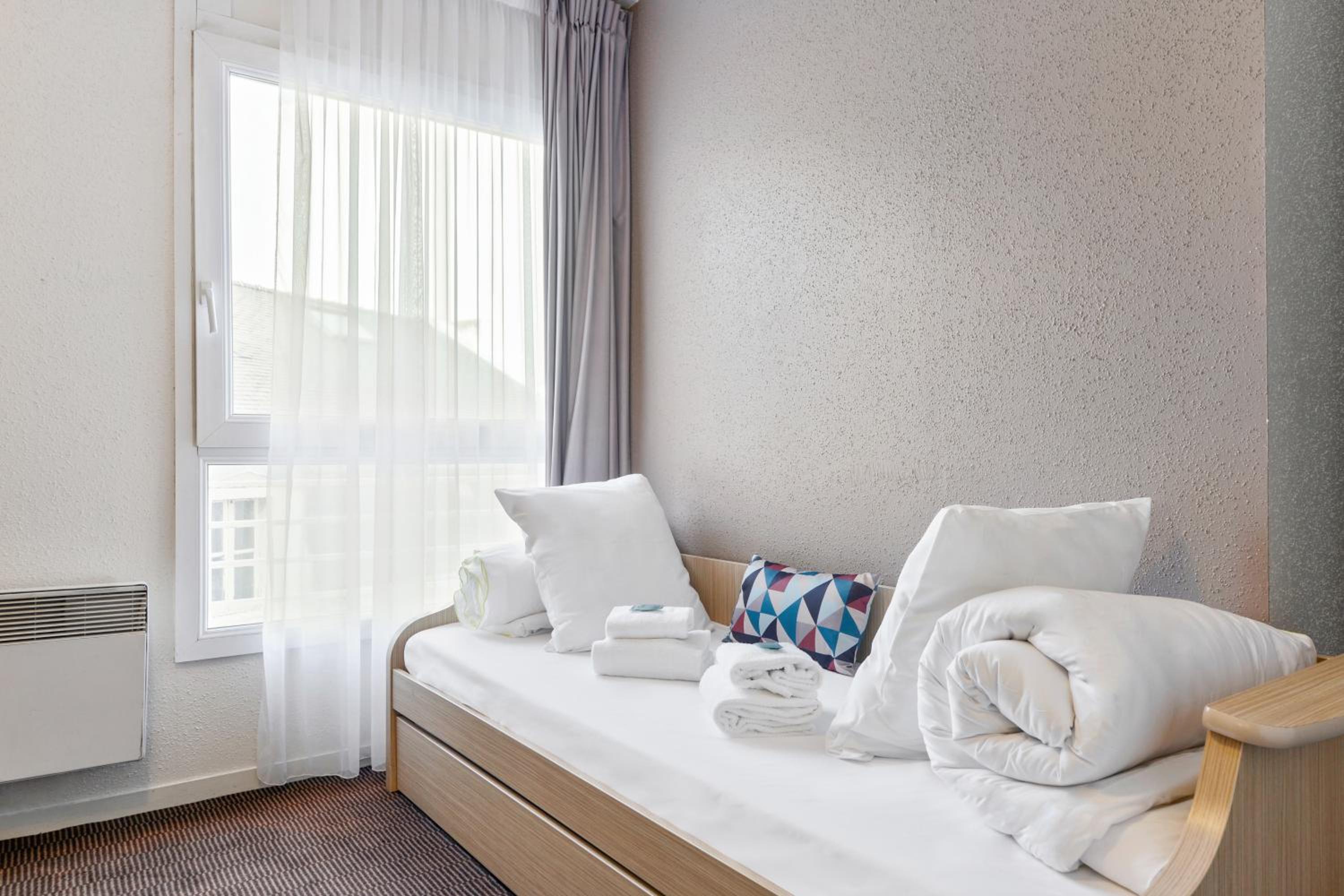 One-Bedroom Apartment - Photo 4