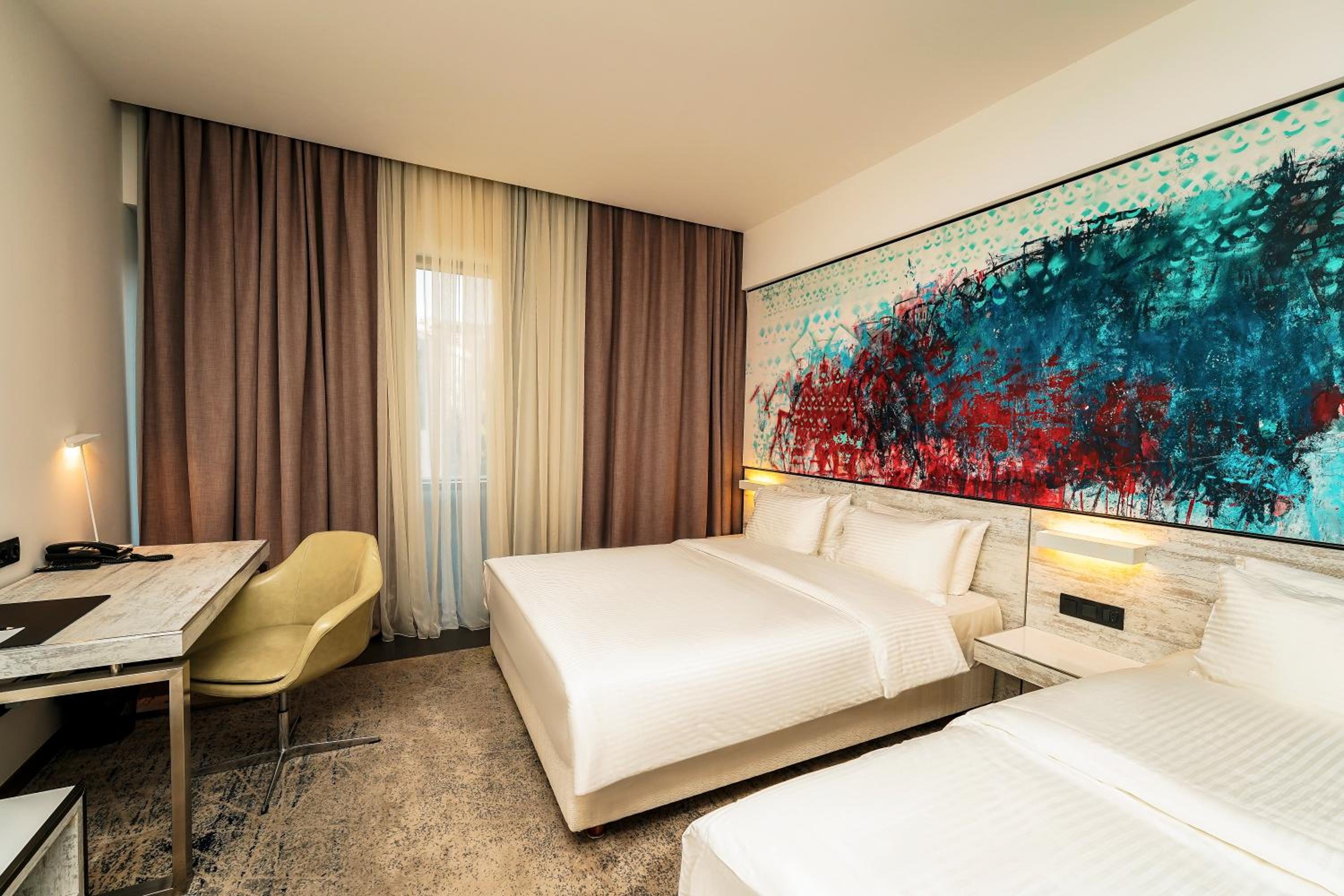 Superior Queen Room with Two Queen Beds photo 2