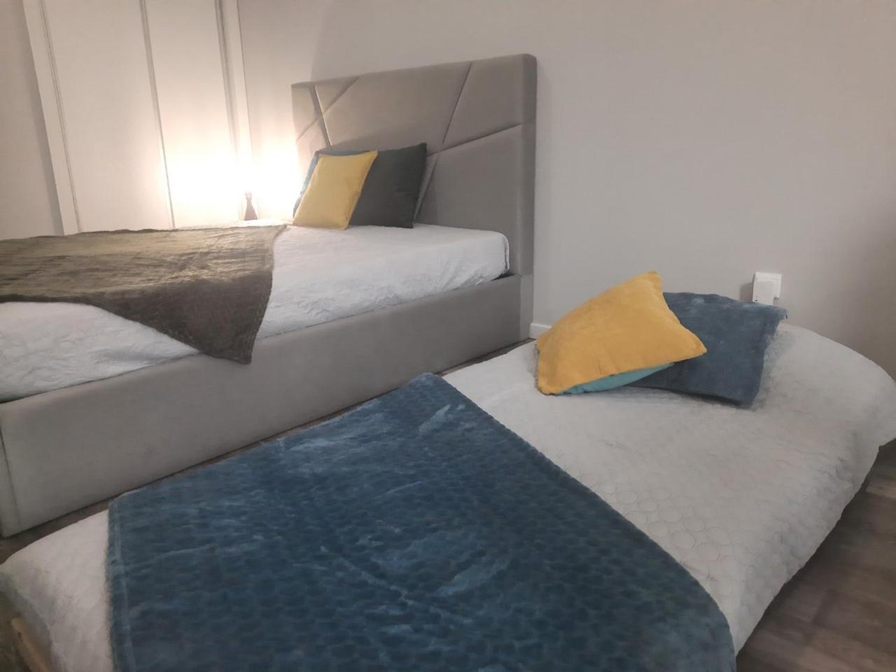 Deluxe Double Room with Extra Bed - Photo 6